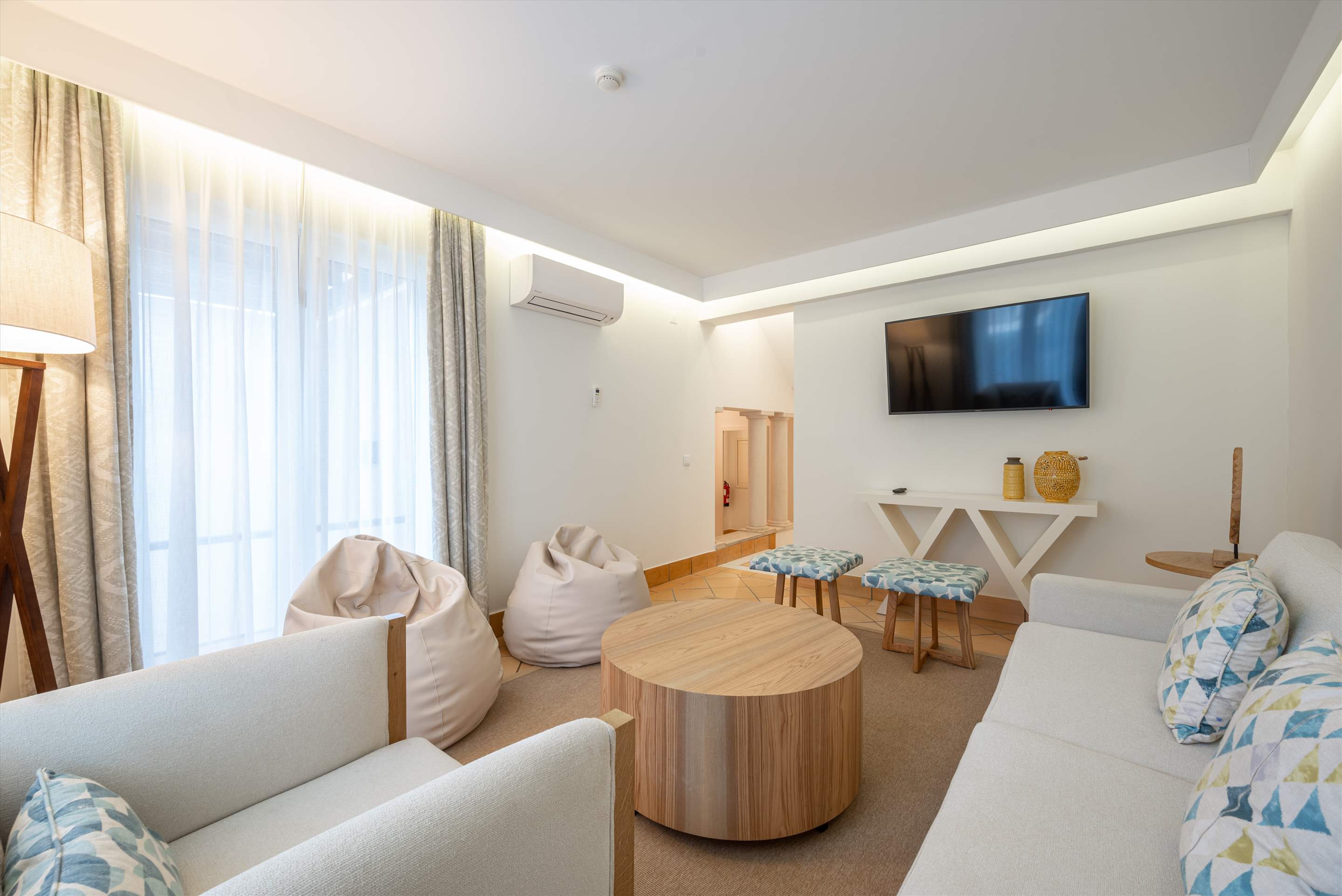 Pine Cliffs Village  3 Bed Townhouse De Luxe, 3 bedroom villa in Pine Cliffs Resort, Algarve