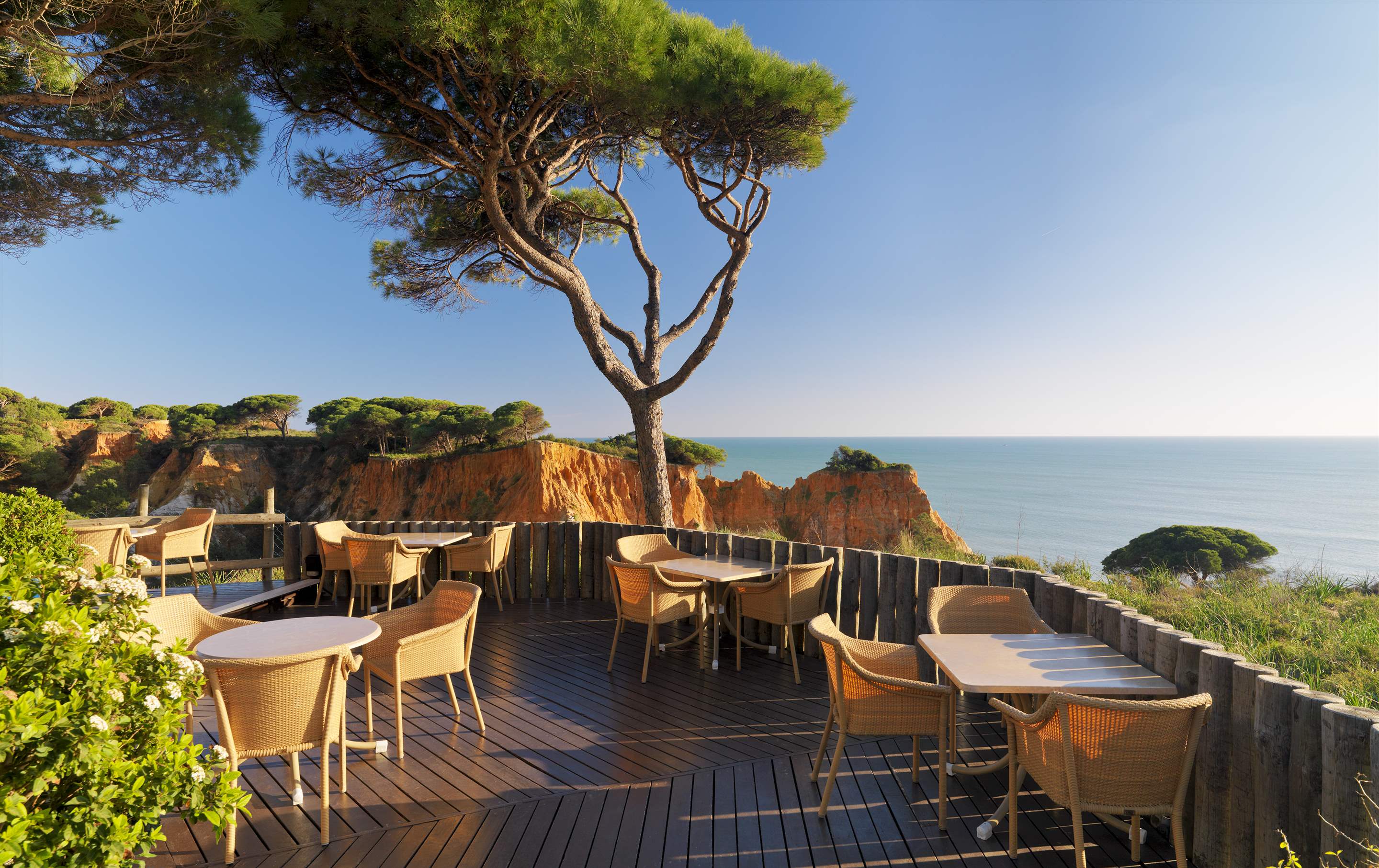 Pine Cliffs Village  3 Bed Townhouse De Luxe, 3 bedroom villa in Pine Cliffs Resort, Algarve