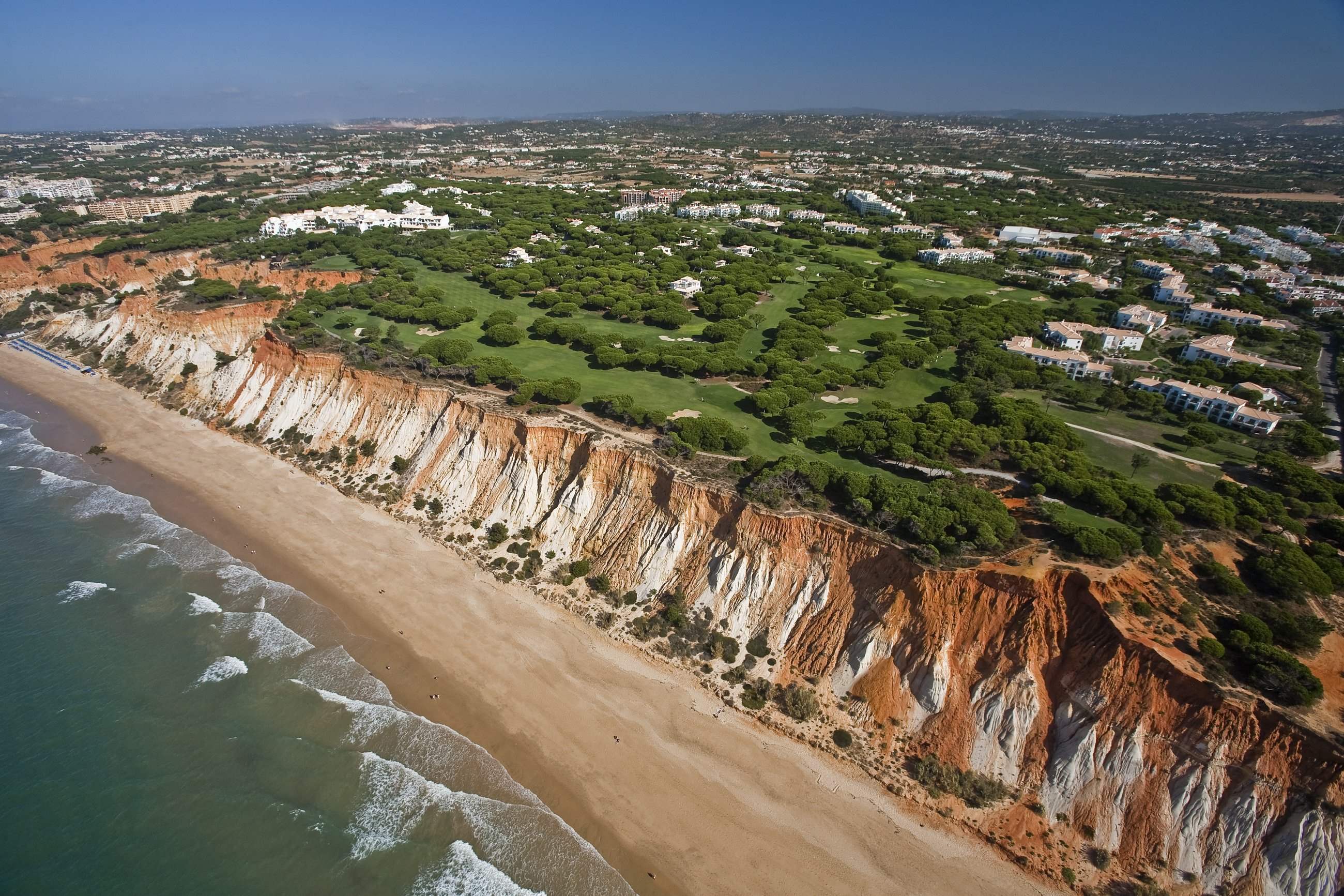 Pine Cliffs Village  3 Bed Townhouse De Luxe, 3 bedroom villa in Pine Cliffs Resort, Algarve