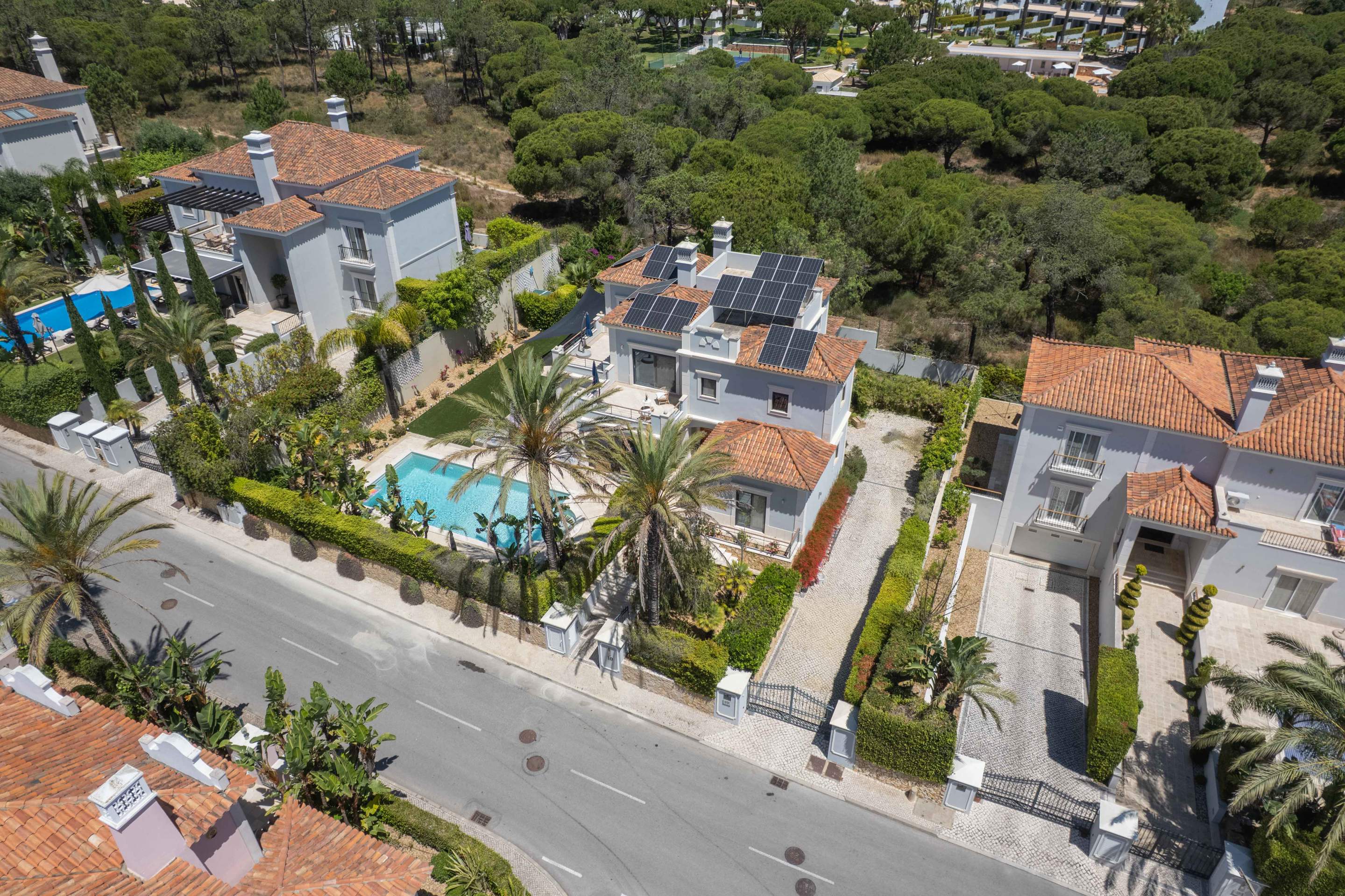 Casa Exquisite, 4 bedroom villa in Quinta do Lago, Algarve