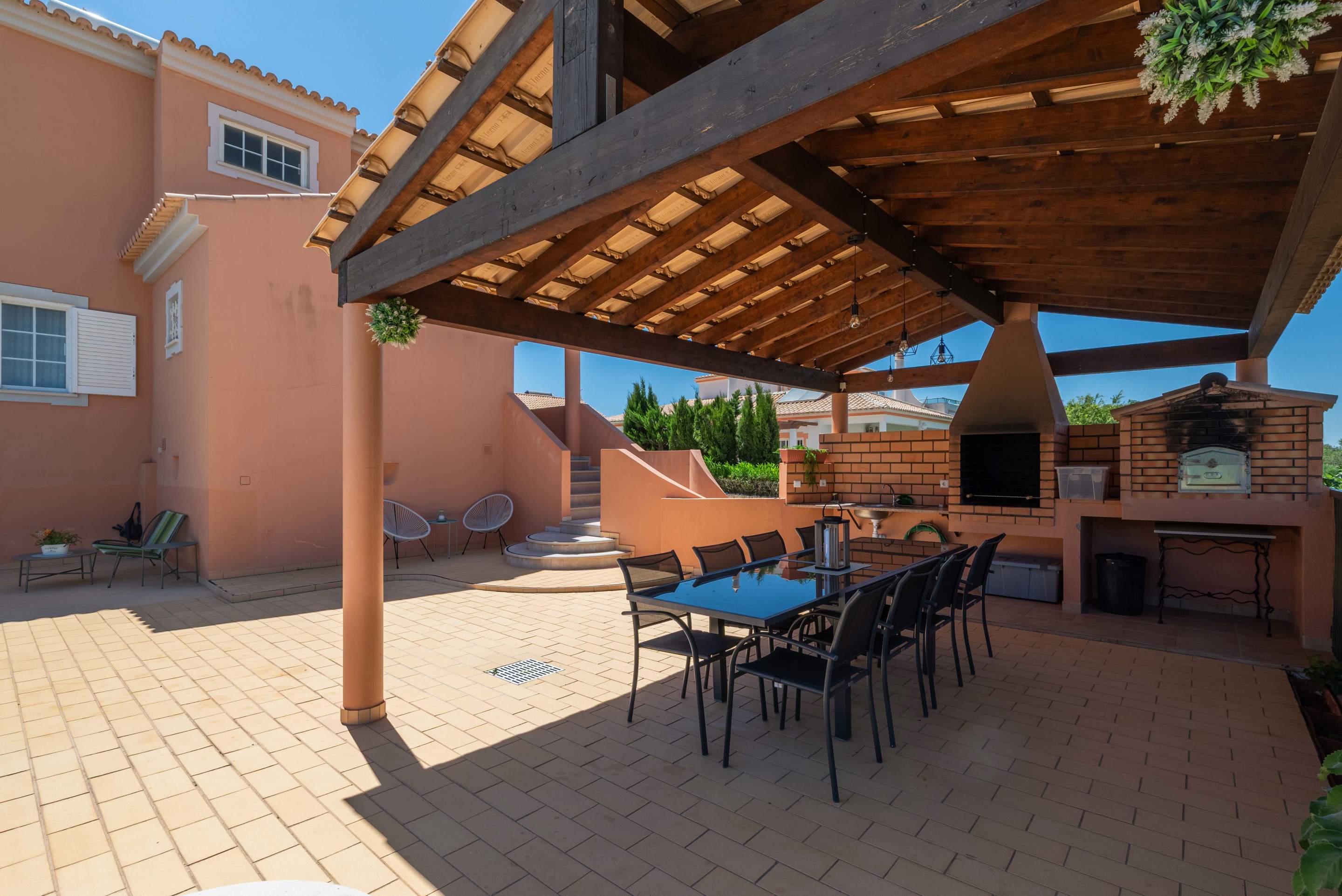 Villa Clara, 4 bedroom villa in Gale, Vale da Parra and Guia, Algarve