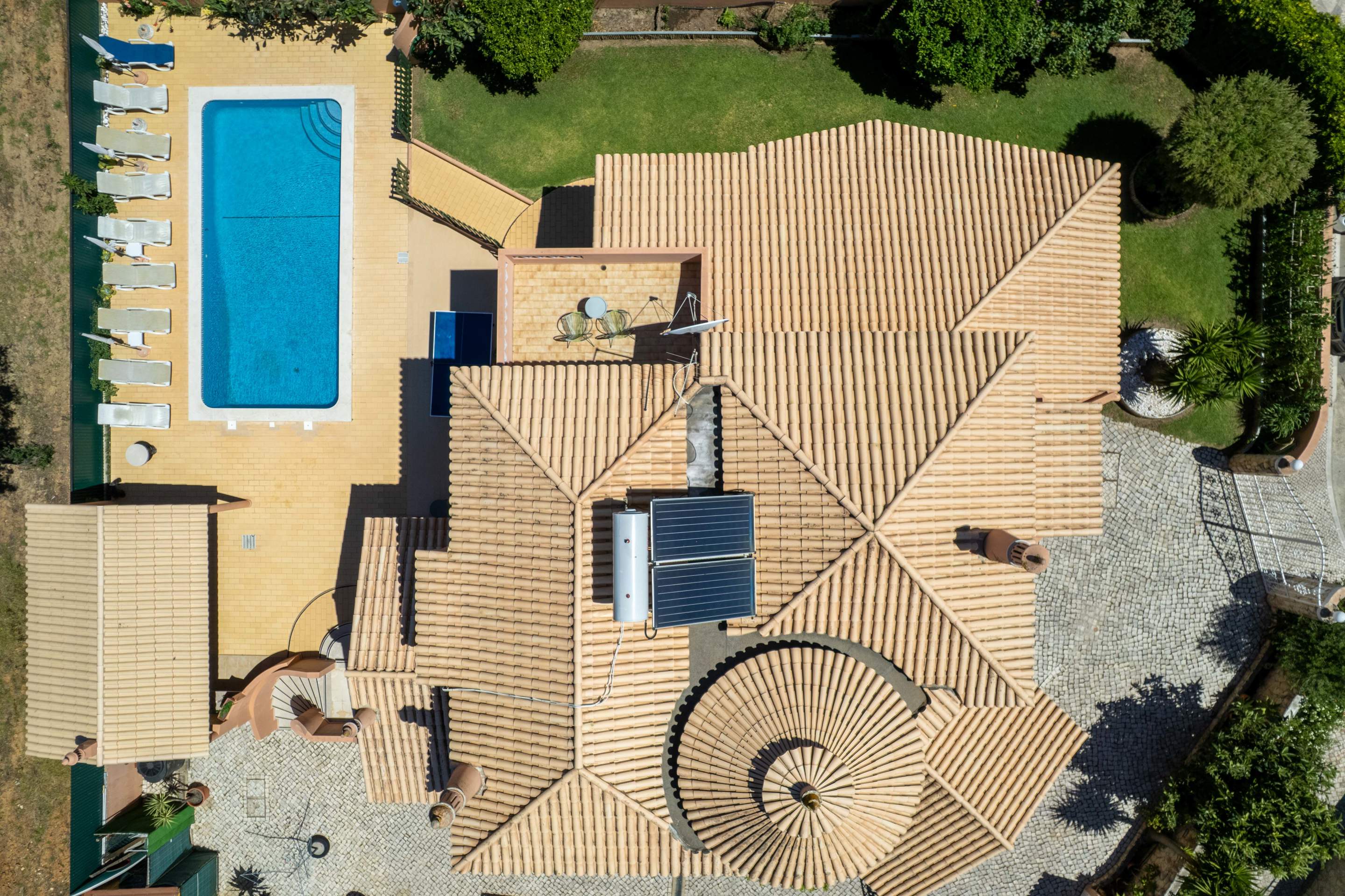 Villa Clara, 4 bedroom villa in Gale, Vale da Parra and Guia, Algarve