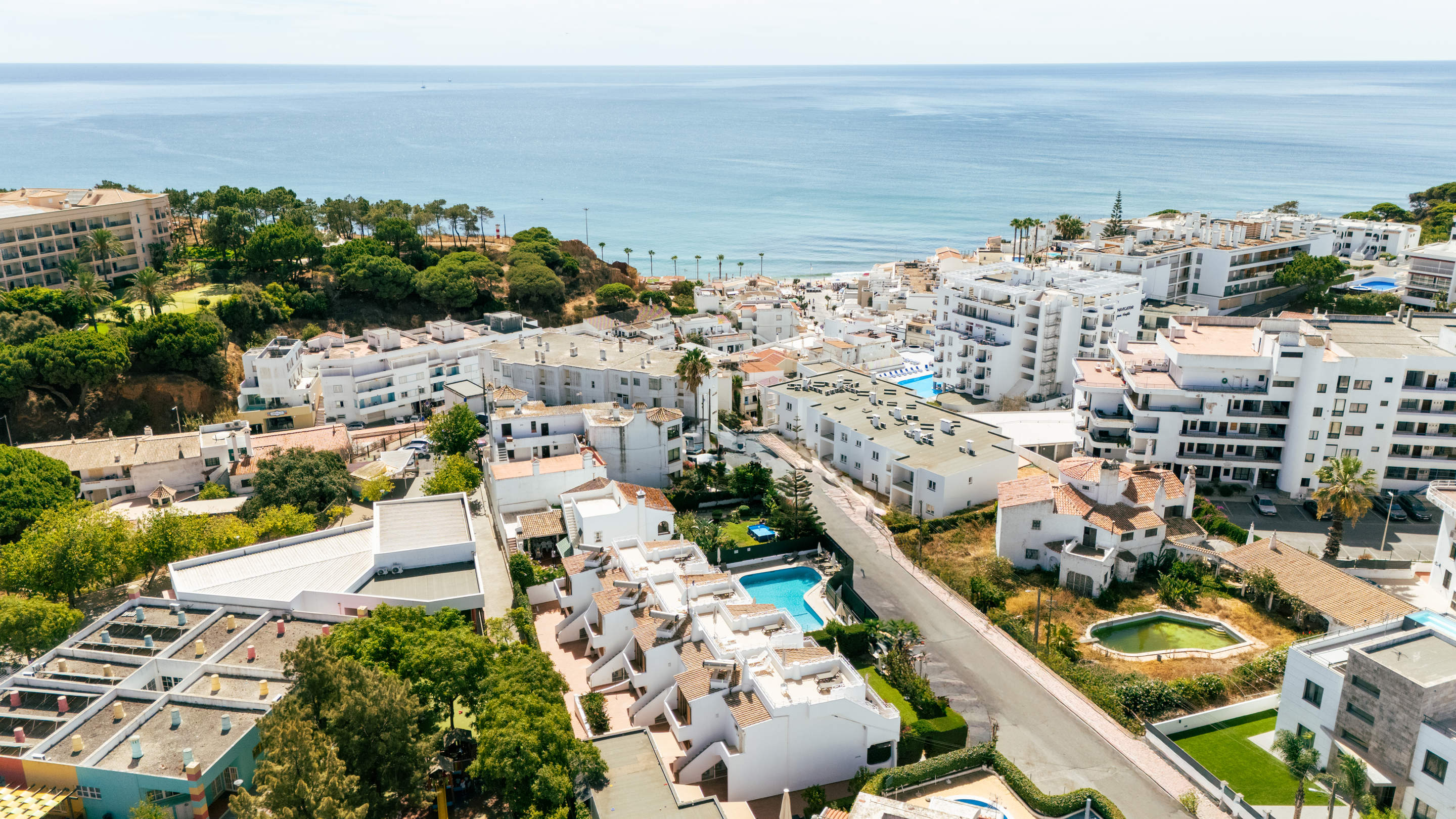 Apartments Quatro Irmaos (Four brothers), 2 bedroom apartment in Olhos d'Agua, Algarve