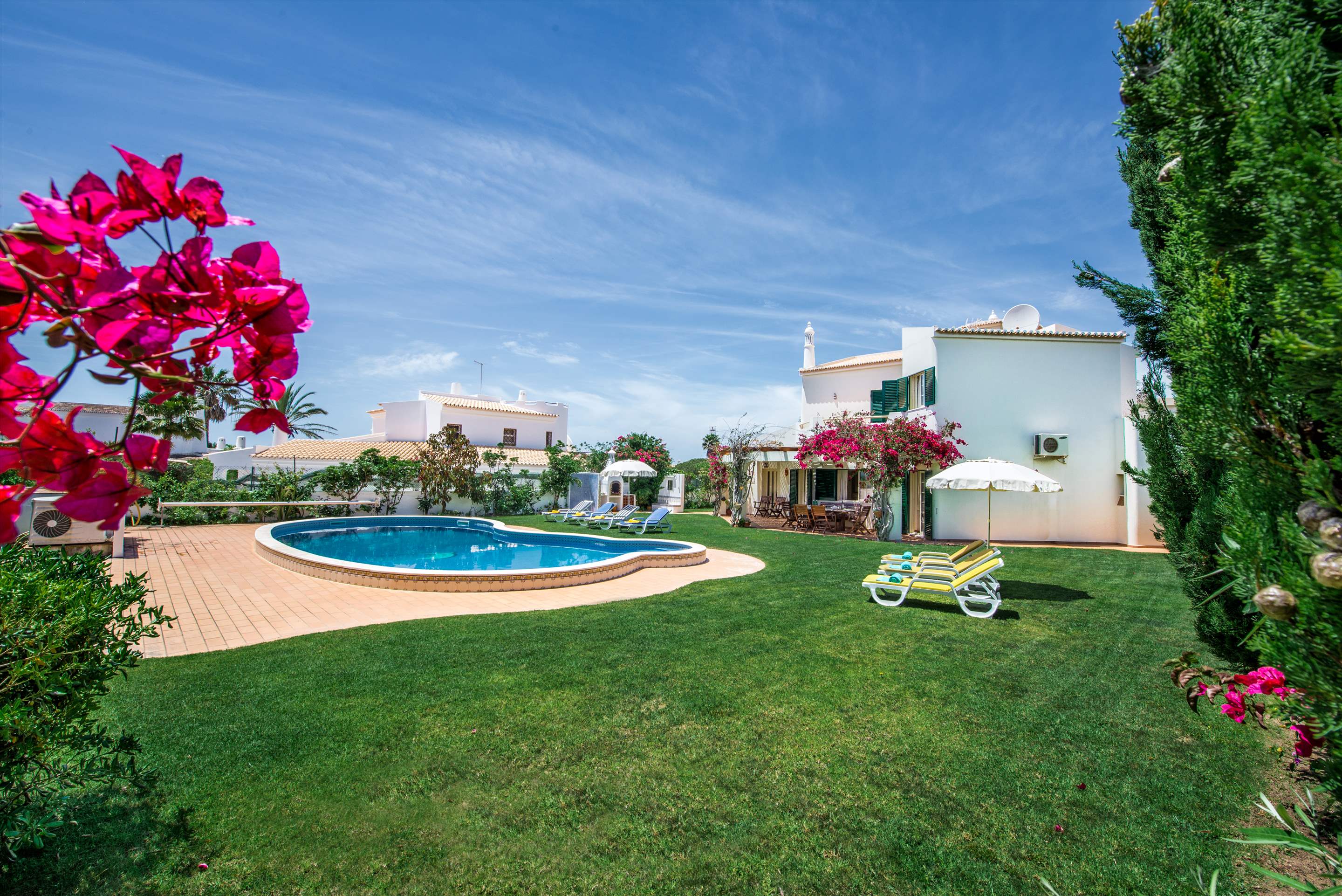 Villa Hideaway, 4 bedroom villa in Gale, Vale da Parra and Guia, Algarve