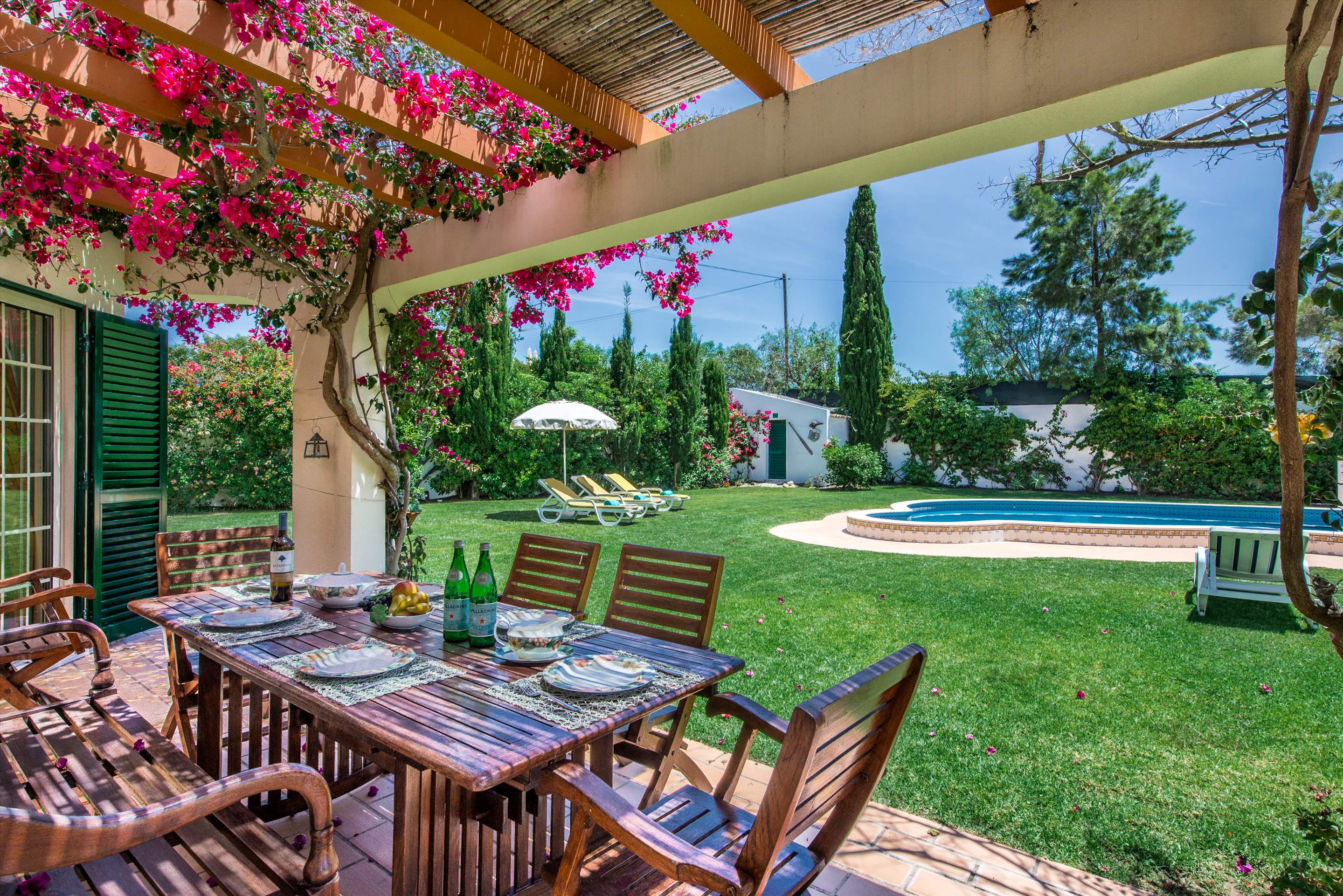 Villa Hideaway, 4 bedroom villa in Gale, Vale da Parra and Guia, Algarve