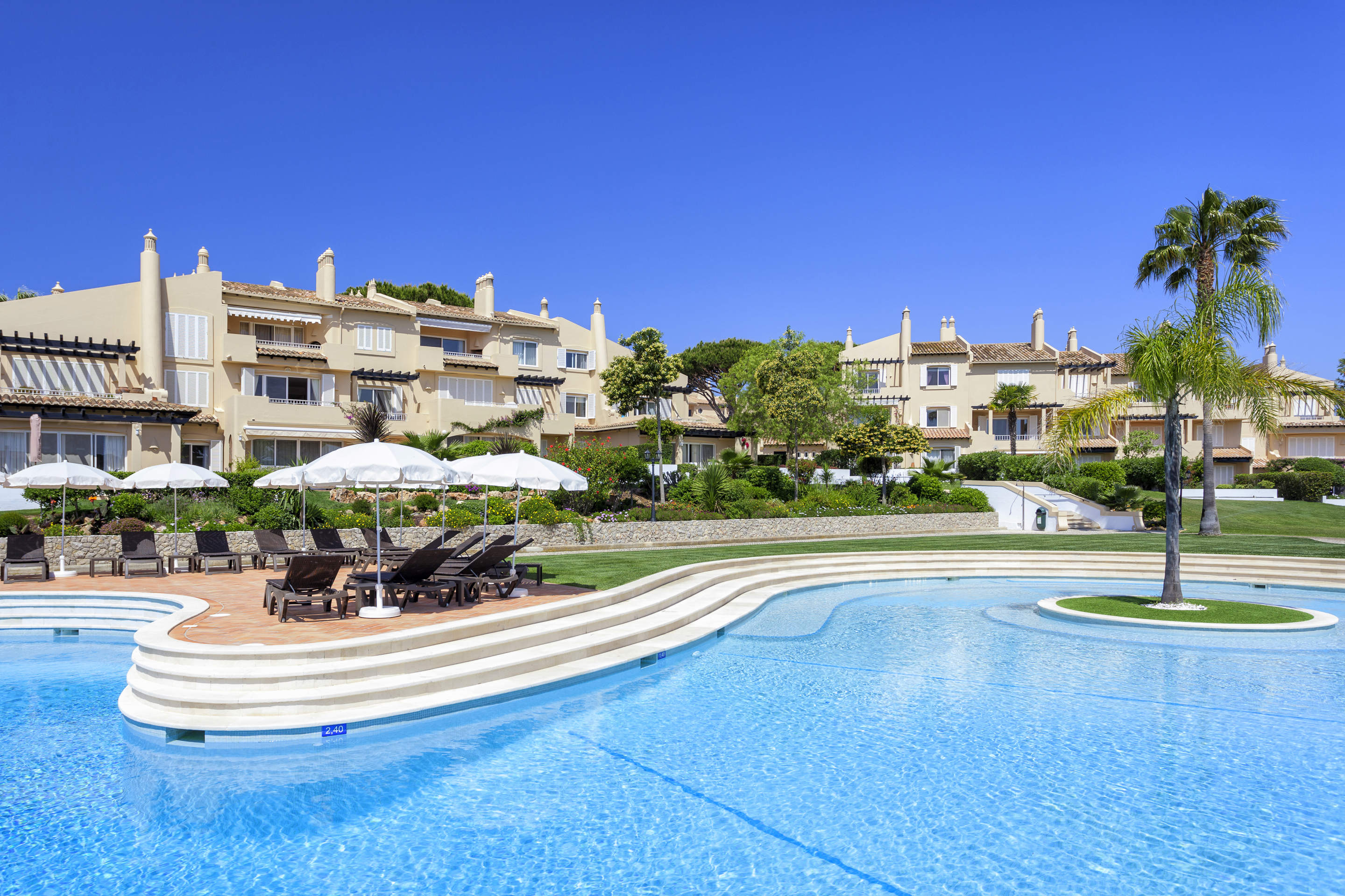 Sao Lourenco Premium 2 Bed Apartment, Pomegranate, 2 bedroom apartment in Quinta do Lago, Algarve