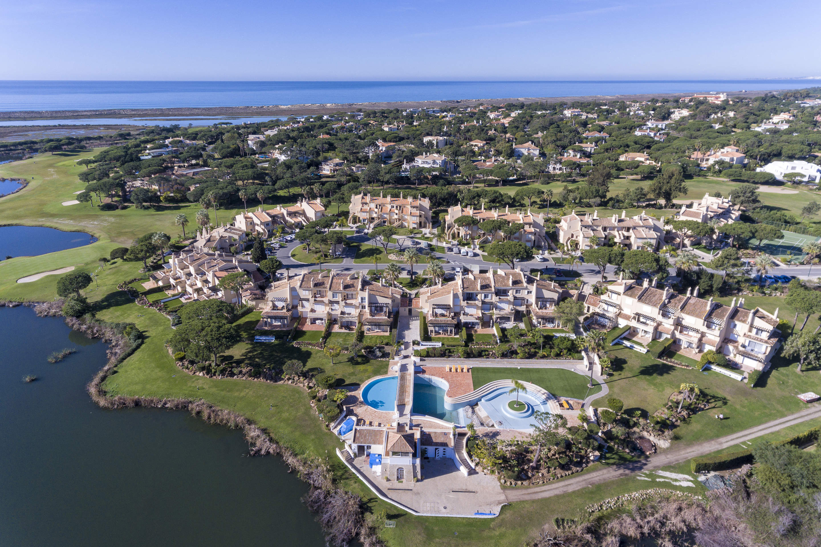 Sao Lourenco Premium 2 Bed Apartment, Pomegranate, 2 bedroom apartment in Quinta do Lago, Algarve