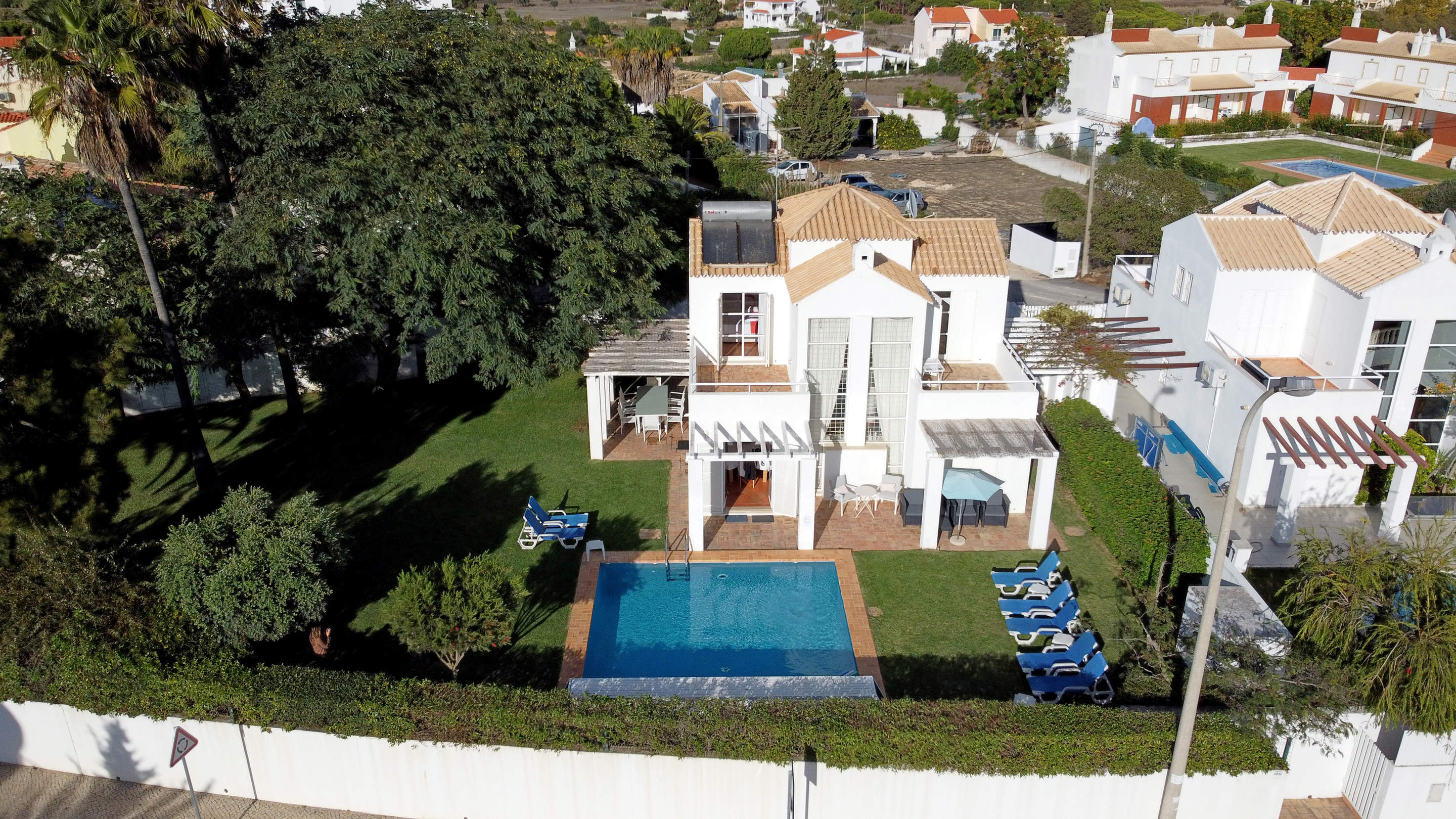 Monte Gale, 4 bedroom villa in Gale, Vale da Parra and Guia, Algarve