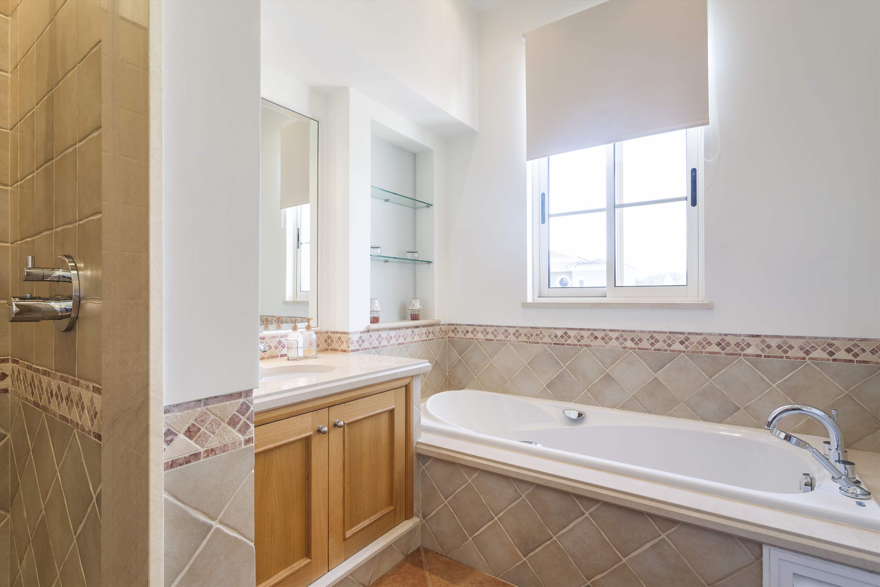 Casa Arbonne, 4 bedroom villa in Vilamoura Area, Algarve