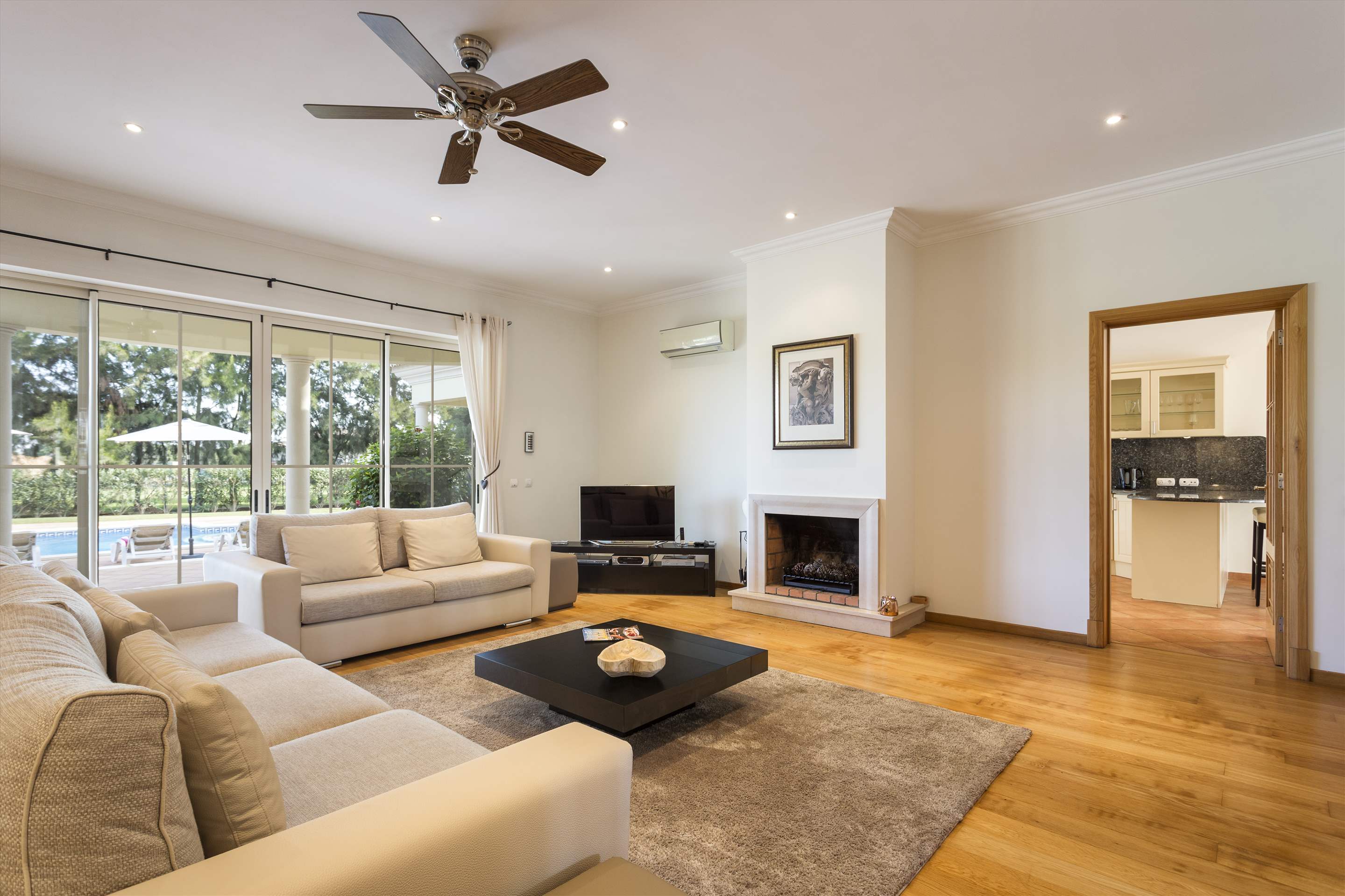 Casa Arbonne, 4 bedroom villa in Vilamoura Area, Algarve