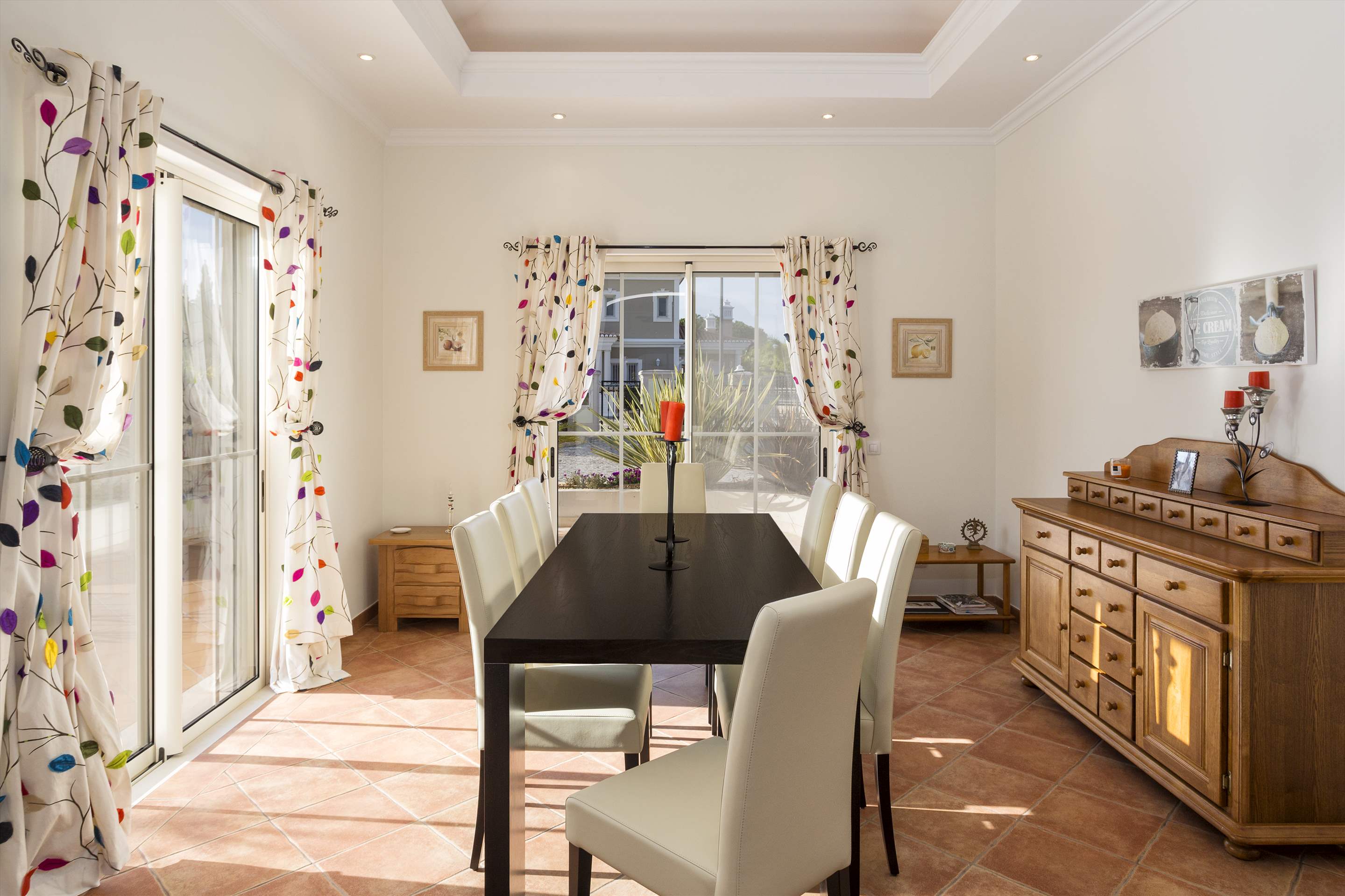 Casa Arbonne, 4 bedroom villa in Vilamoura Area, Algarve