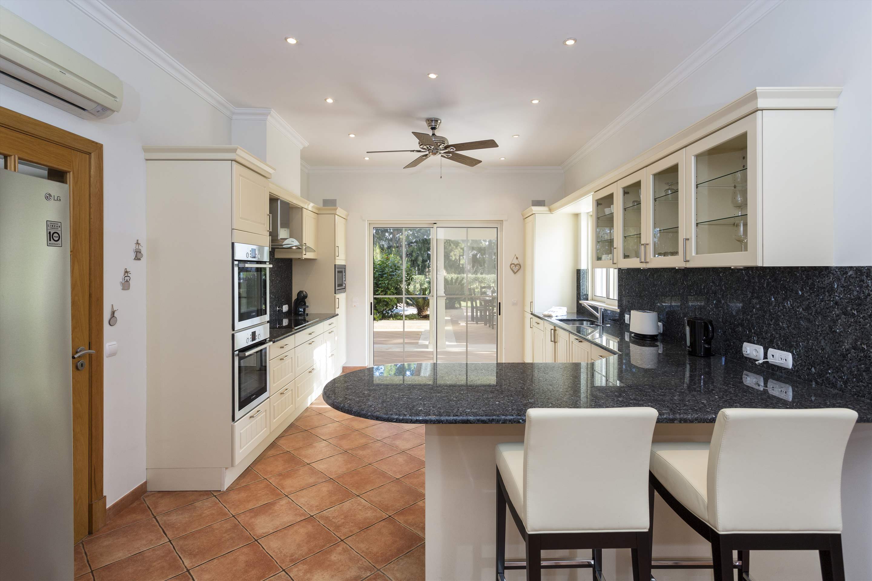 Casa Arbonne, 4 bedroom villa in Vilamoura Area, Algarve