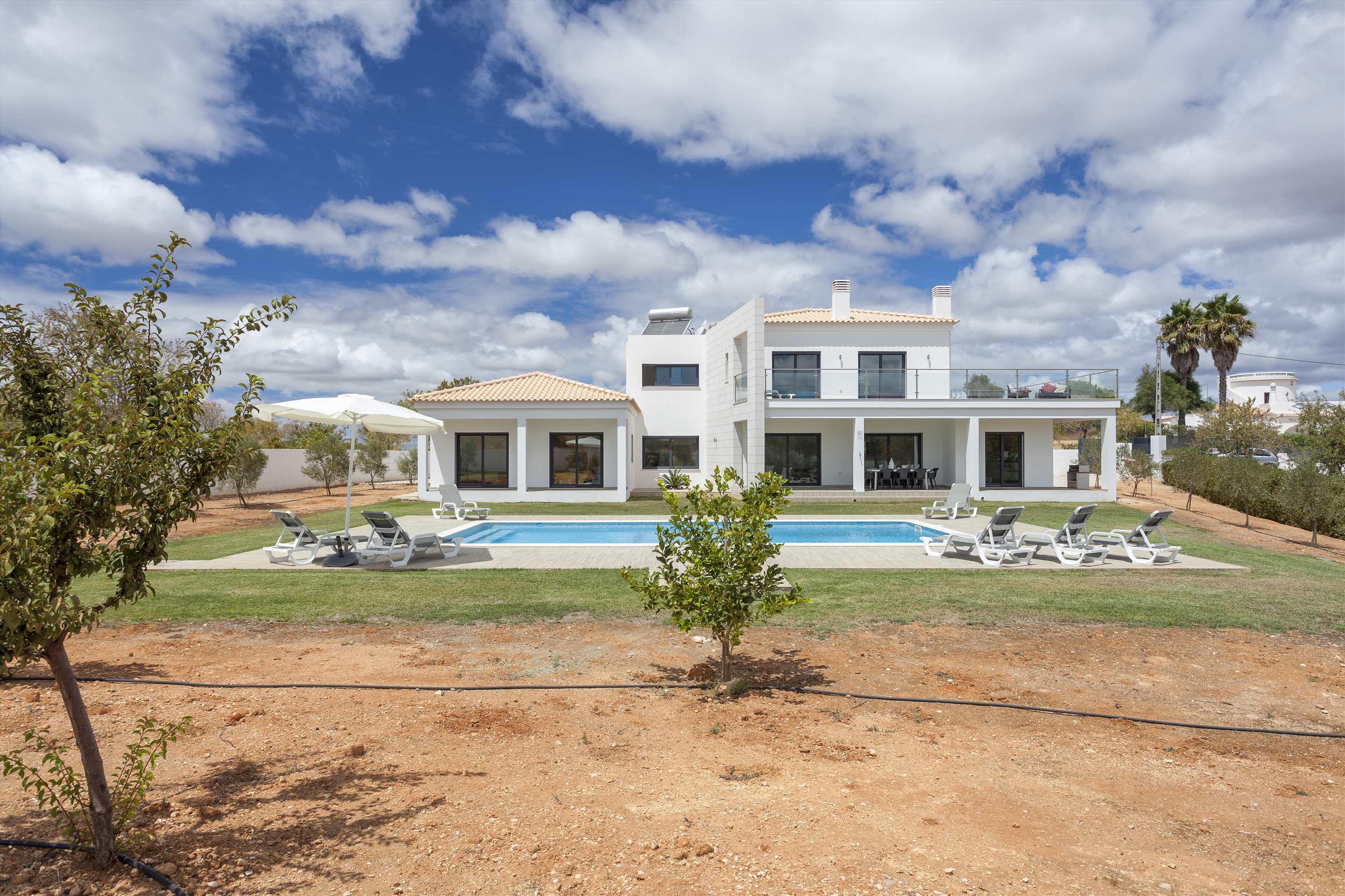 Casa Joana, 4 bedroom villa in Carvoeiro Area, Algarve