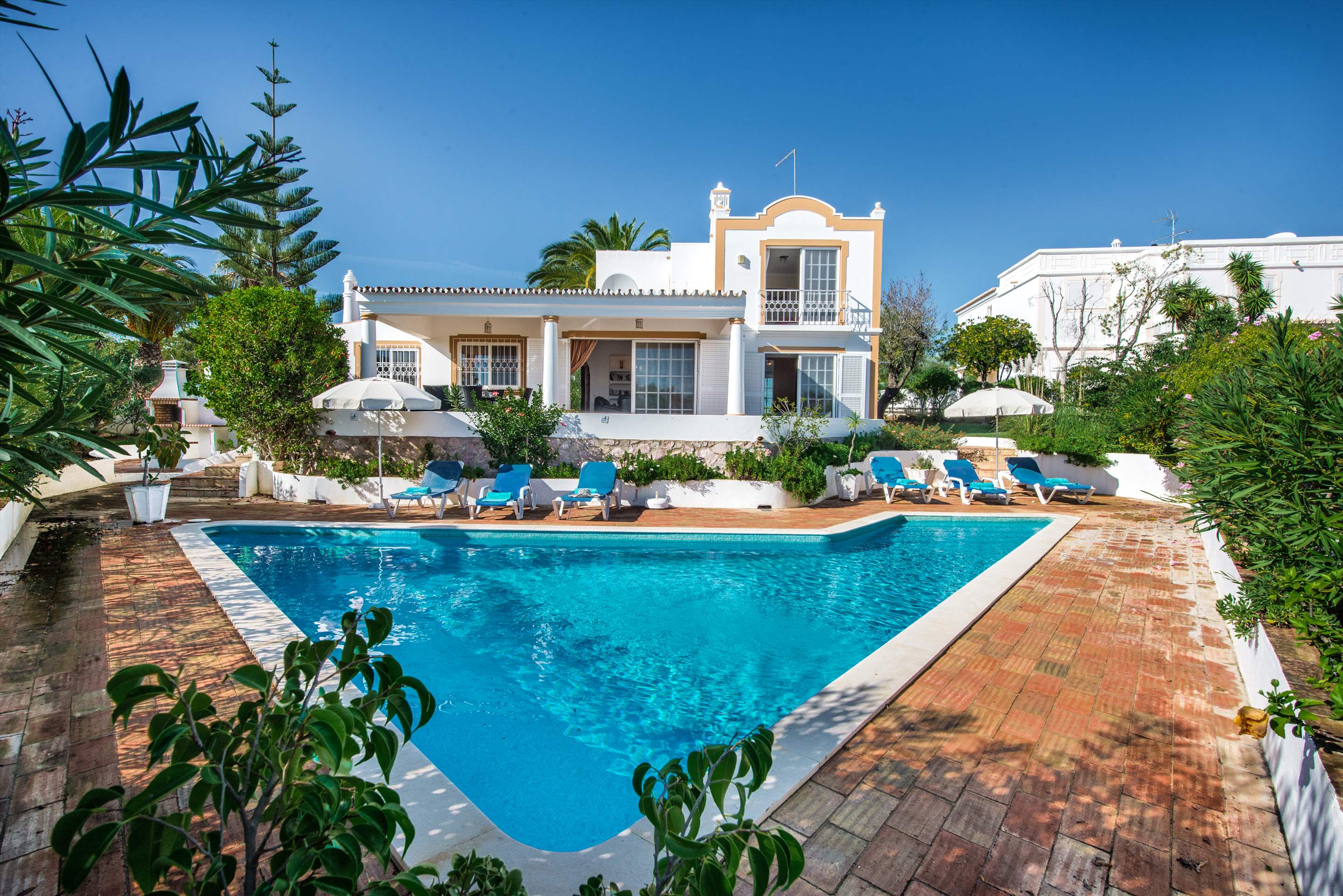 Villa Buganvilia Up to 4 persons rate, 2 bedroom villa in Gale, Vale da Parra and Guia, Algarve