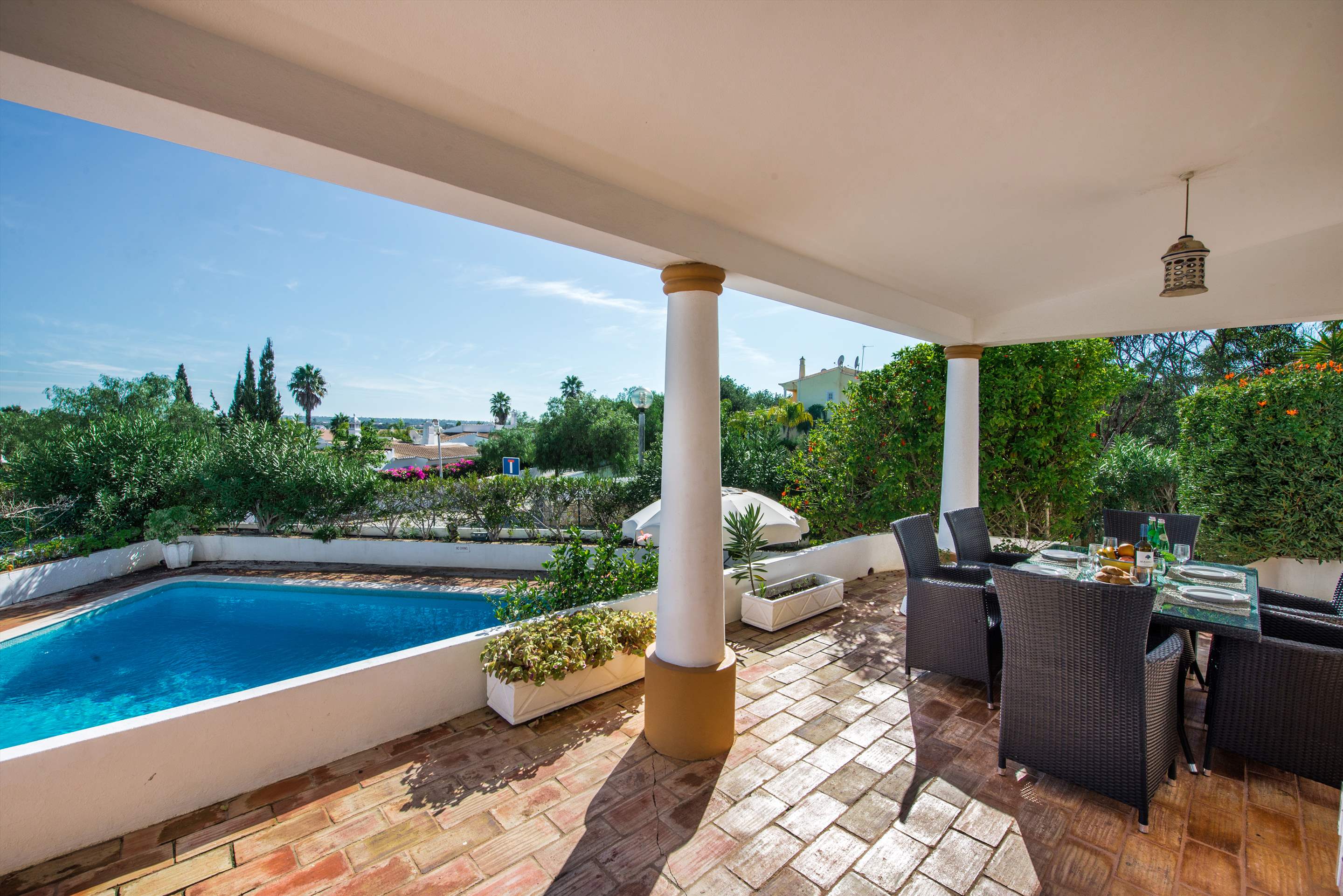 Villa Buganvilia Up to 4 persons rate, 2 bedroom villa in Gale, Vale da Parra and Guia, Algarve