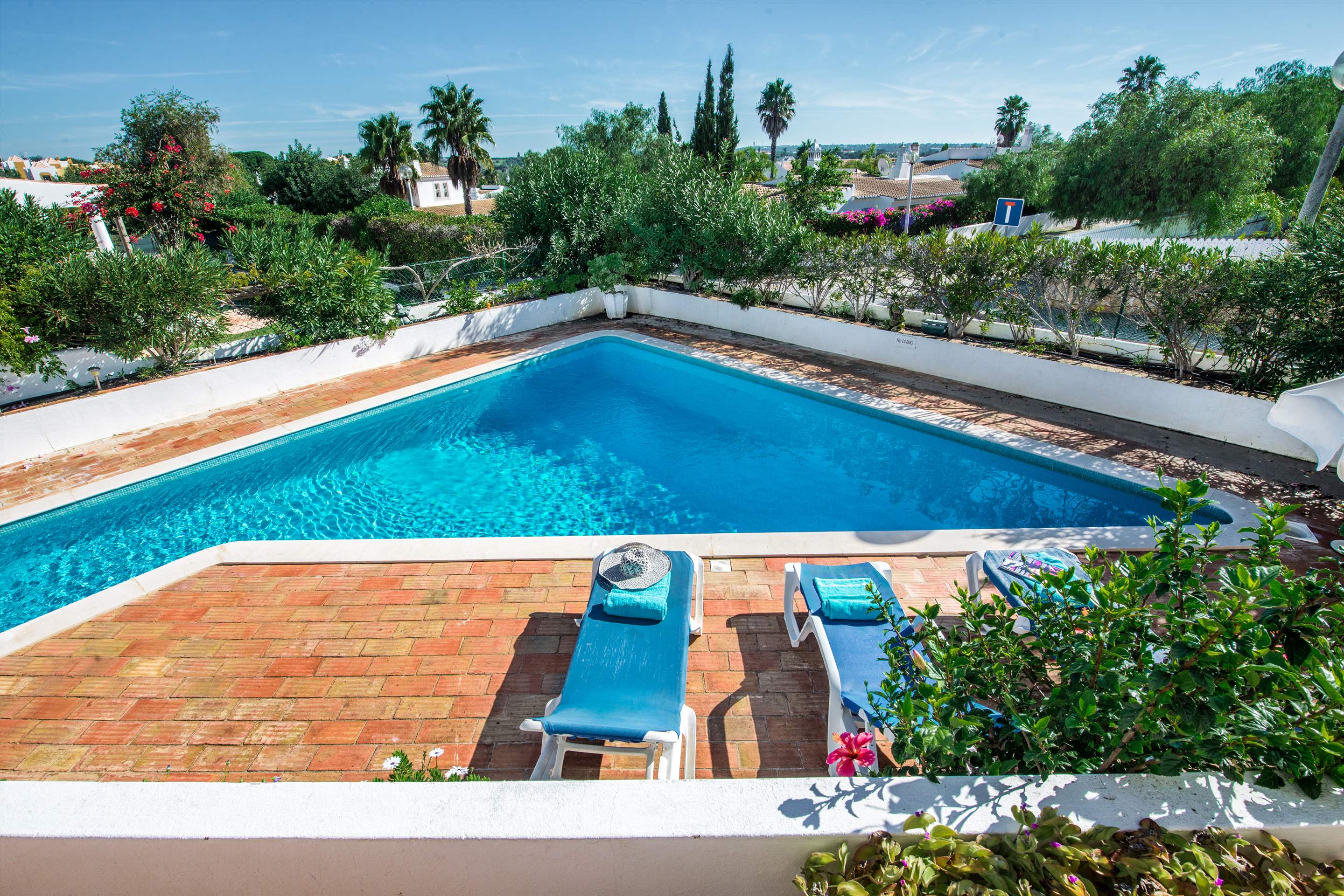 Villa Buganvilia Up to 4 persons rate, 2 bedroom villa in Gale, Vale da Parra and Guia, Algarve