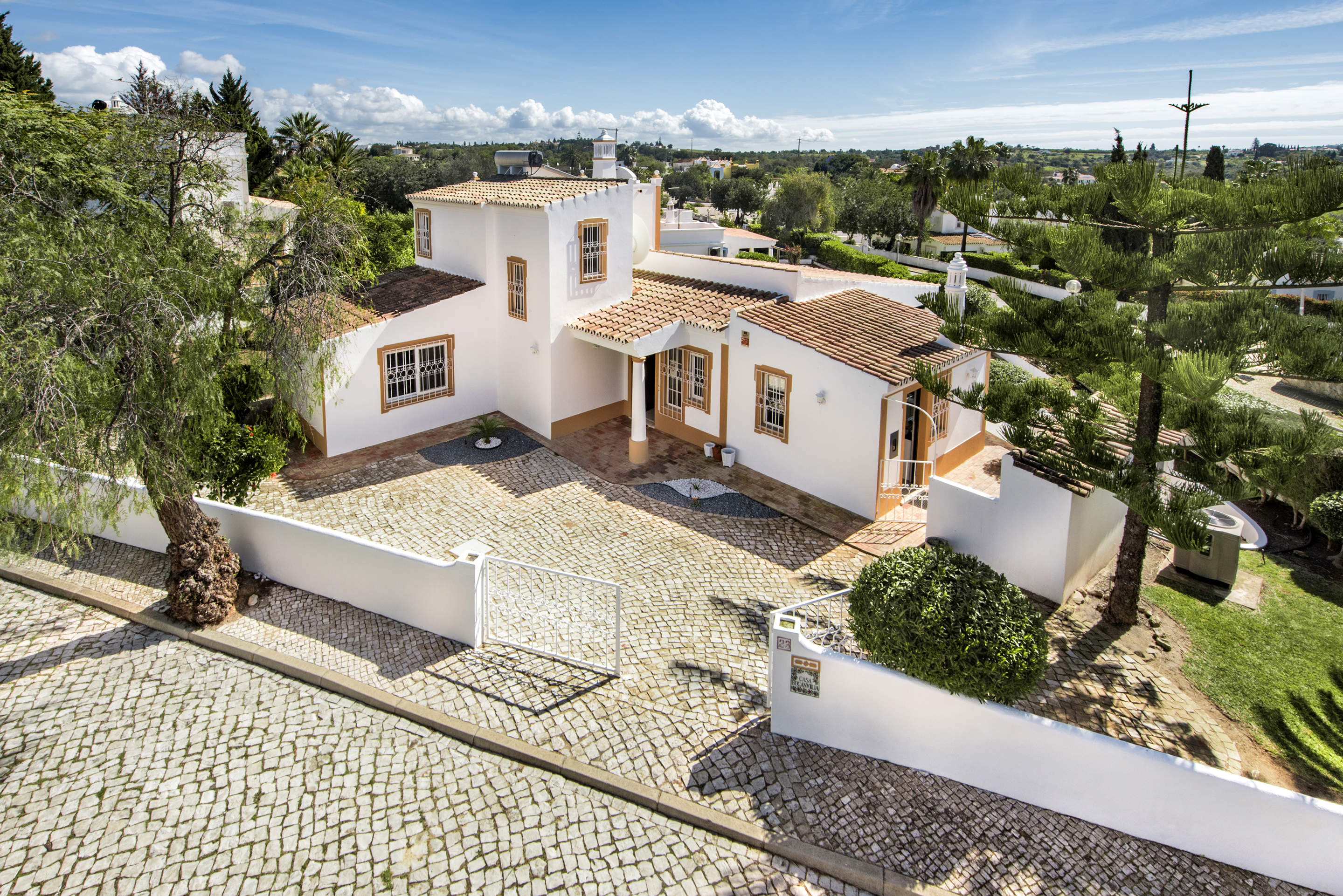 Villa Buganvilia Up to 4 persons rate, 2 bedroom villa in Gale, Vale da Parra and Guia, Algarve