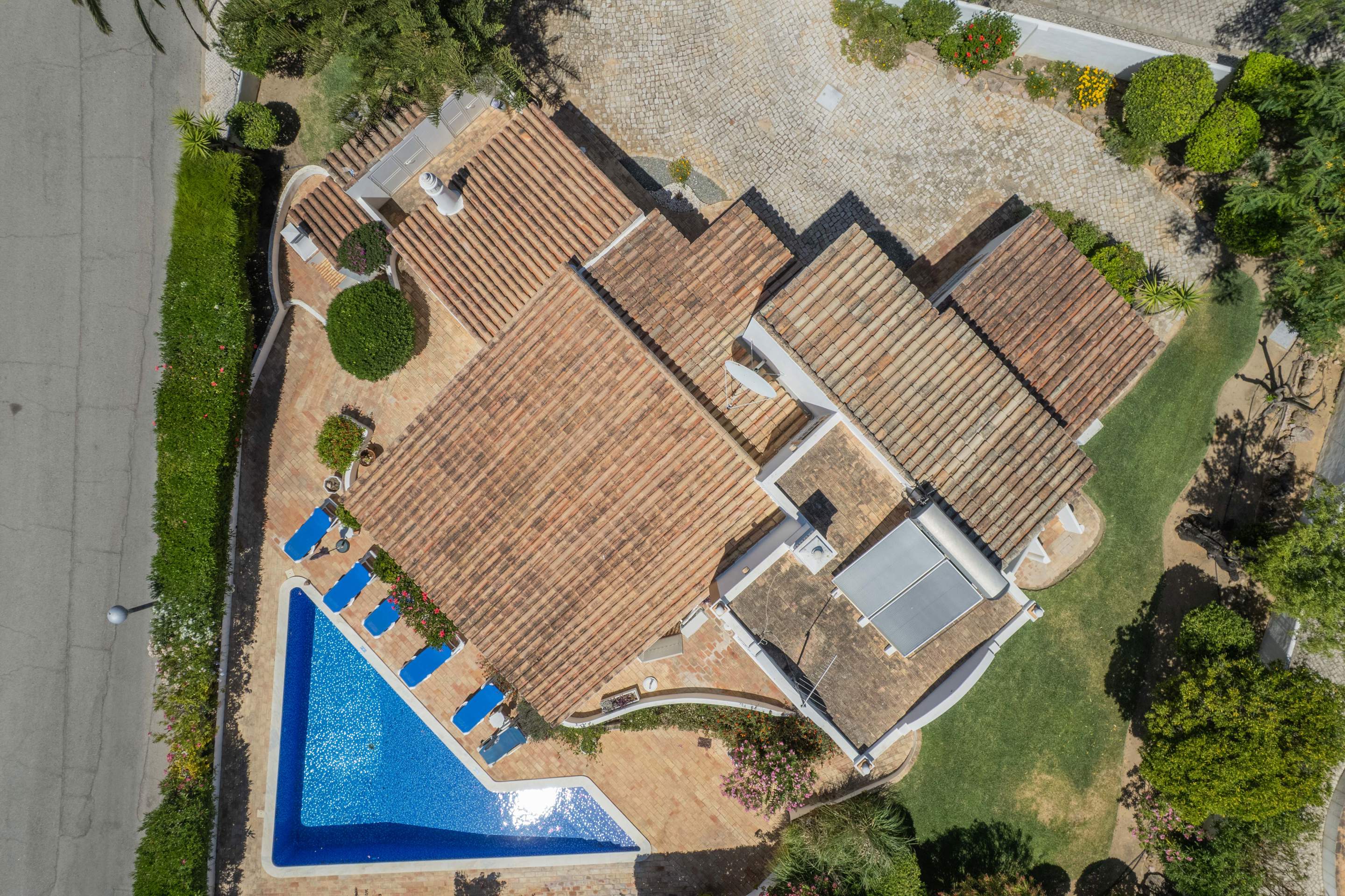 Villa Buganvilia, 3 bedroom villa in Gale, Vale da Parra and Guia, Algarve
