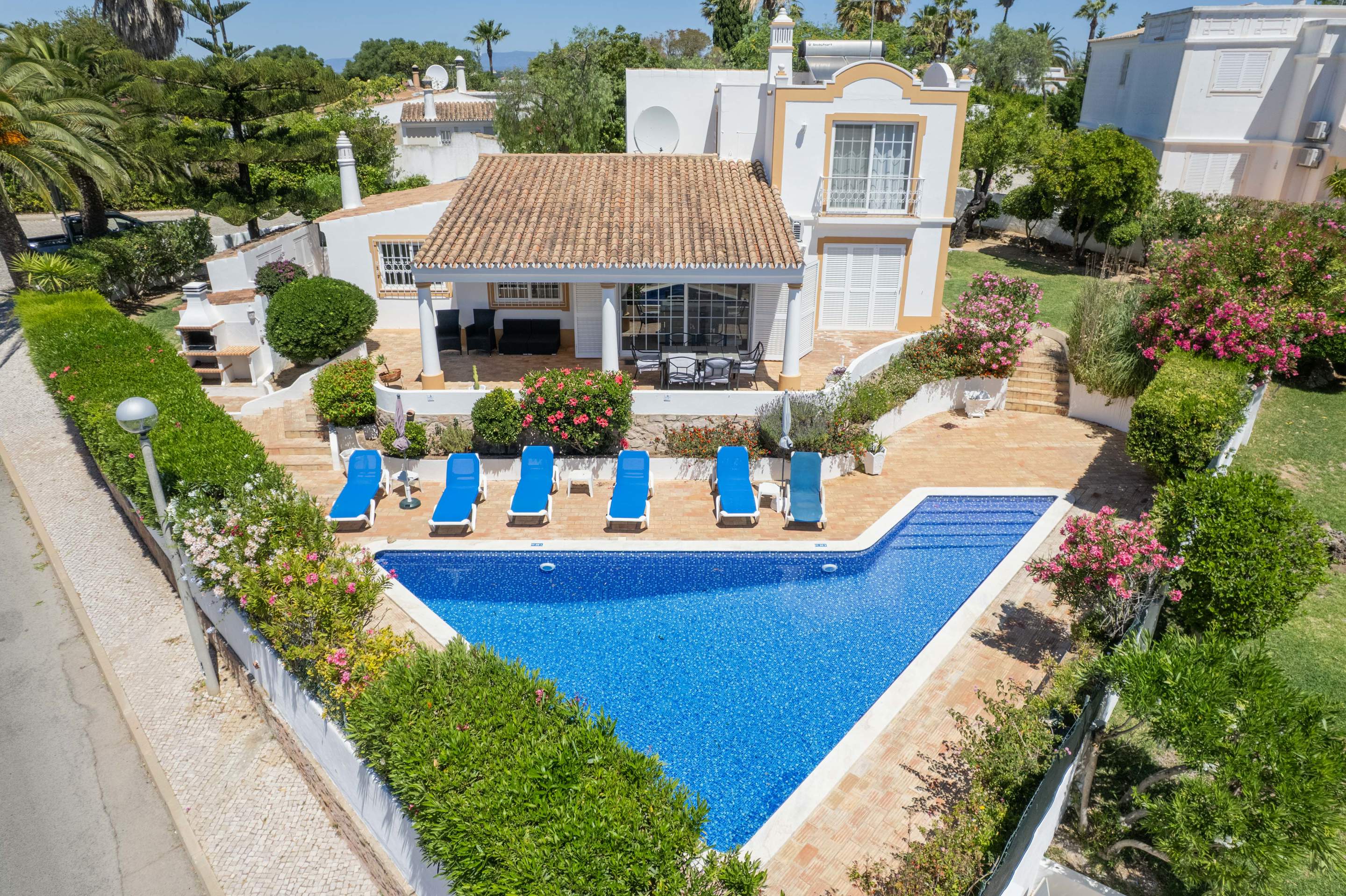 Villa Buganvilia, 3 bedroom villa in Gale, Vale da Parra and Guia, Algarve