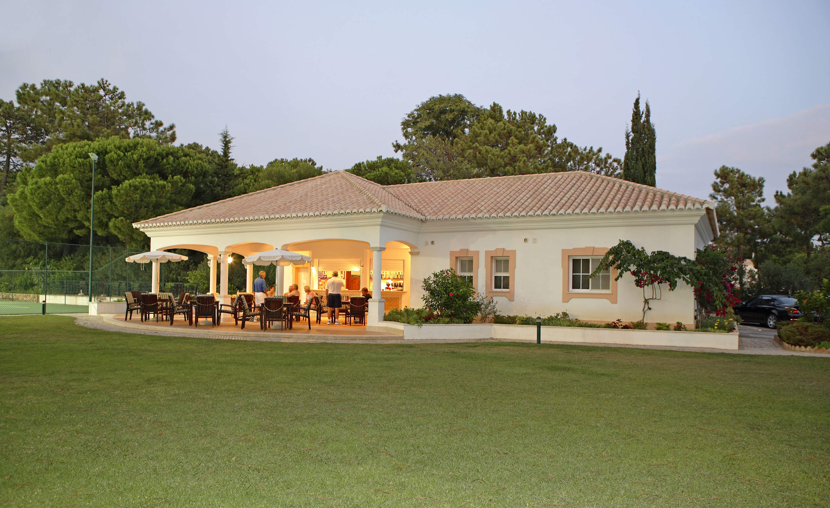 Four Seasons Country Club 2 bed Saturday Arrival, 2 bedroom apartment in Four Seasons Country Club, Algarve