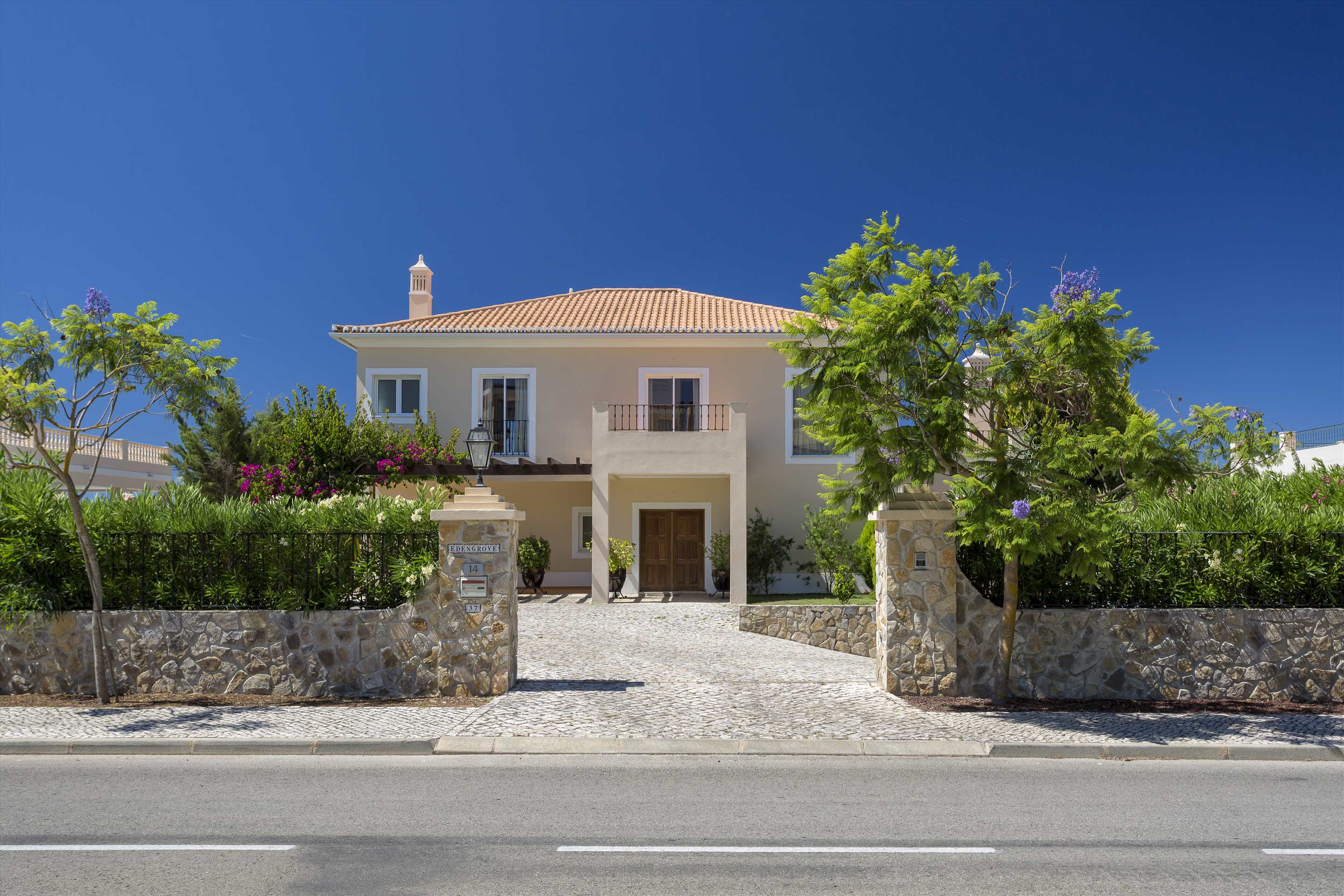 Villa Edengrove, 4 bedroom villa in Vilamoura Area, Algarve