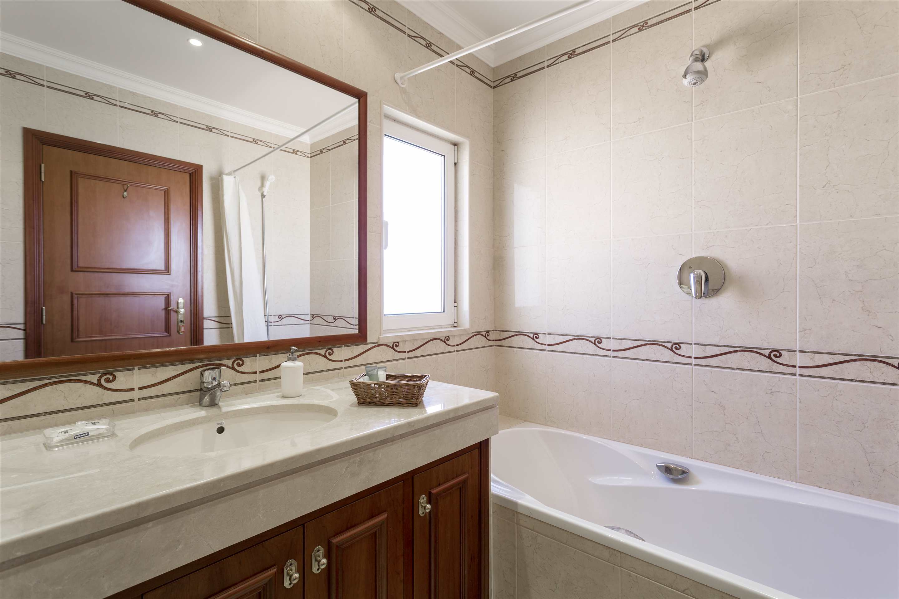 Villa Edengrove, 4 bedroom villa in Vilamoura Area, Algarve