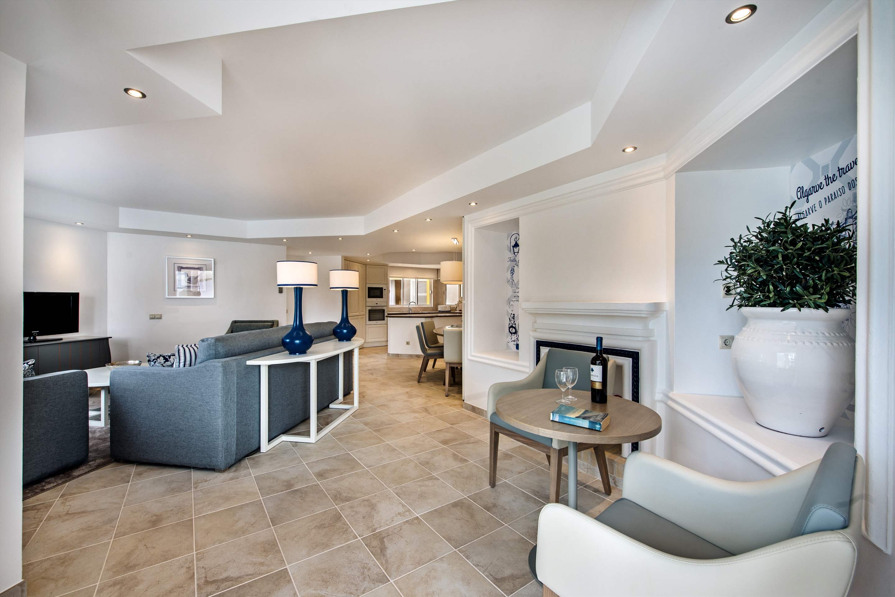 Four Seasons Fairways 3 Bed Hillside Apartment Friday Arrival, 3 bedroom villa in Four Seasons Fairways, Algarve