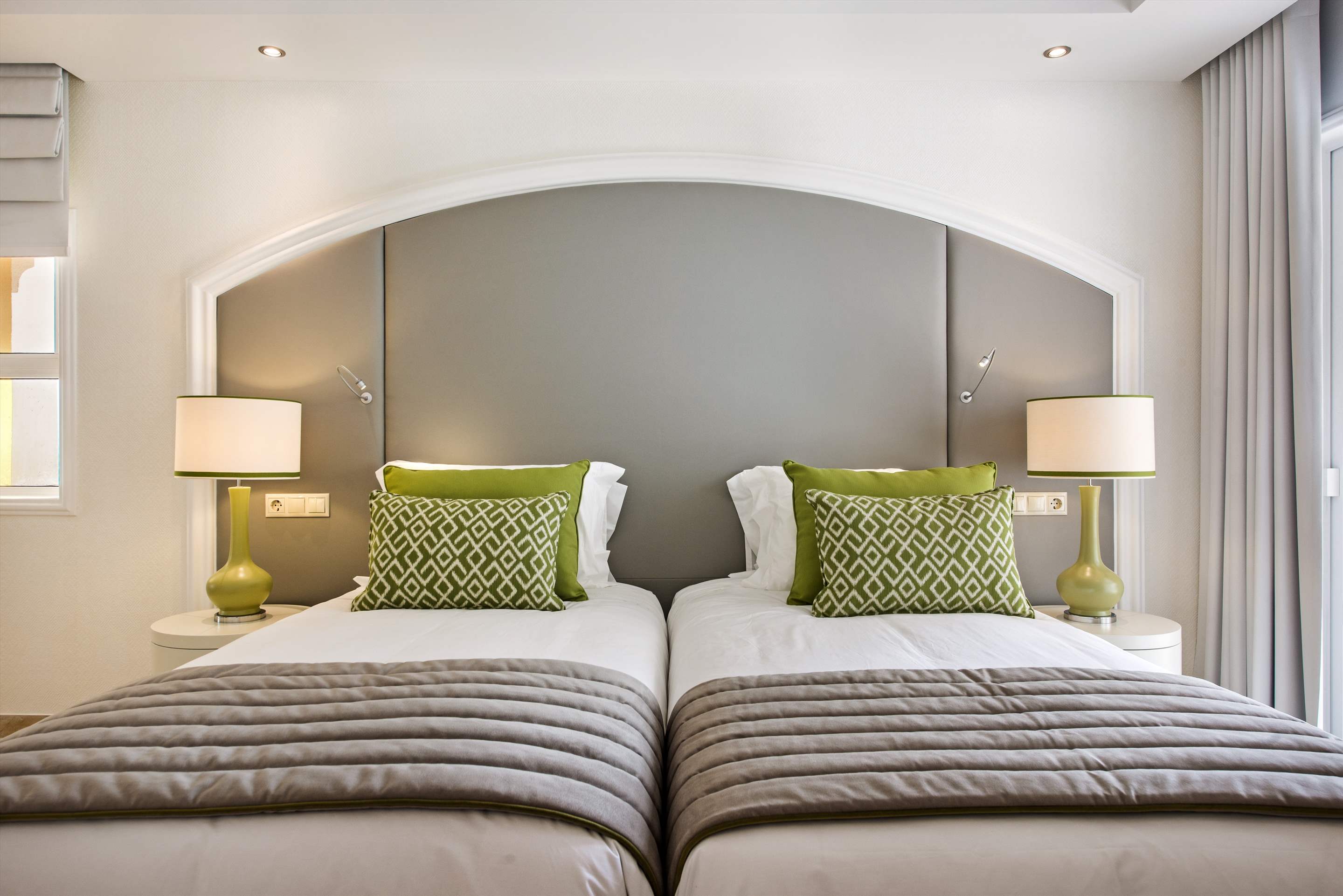 Four Seasons Fairways 3 Bed Hillside Apartment Friday Arrival, 3 bedroom villa in Four Seasons Fairways, Algarve