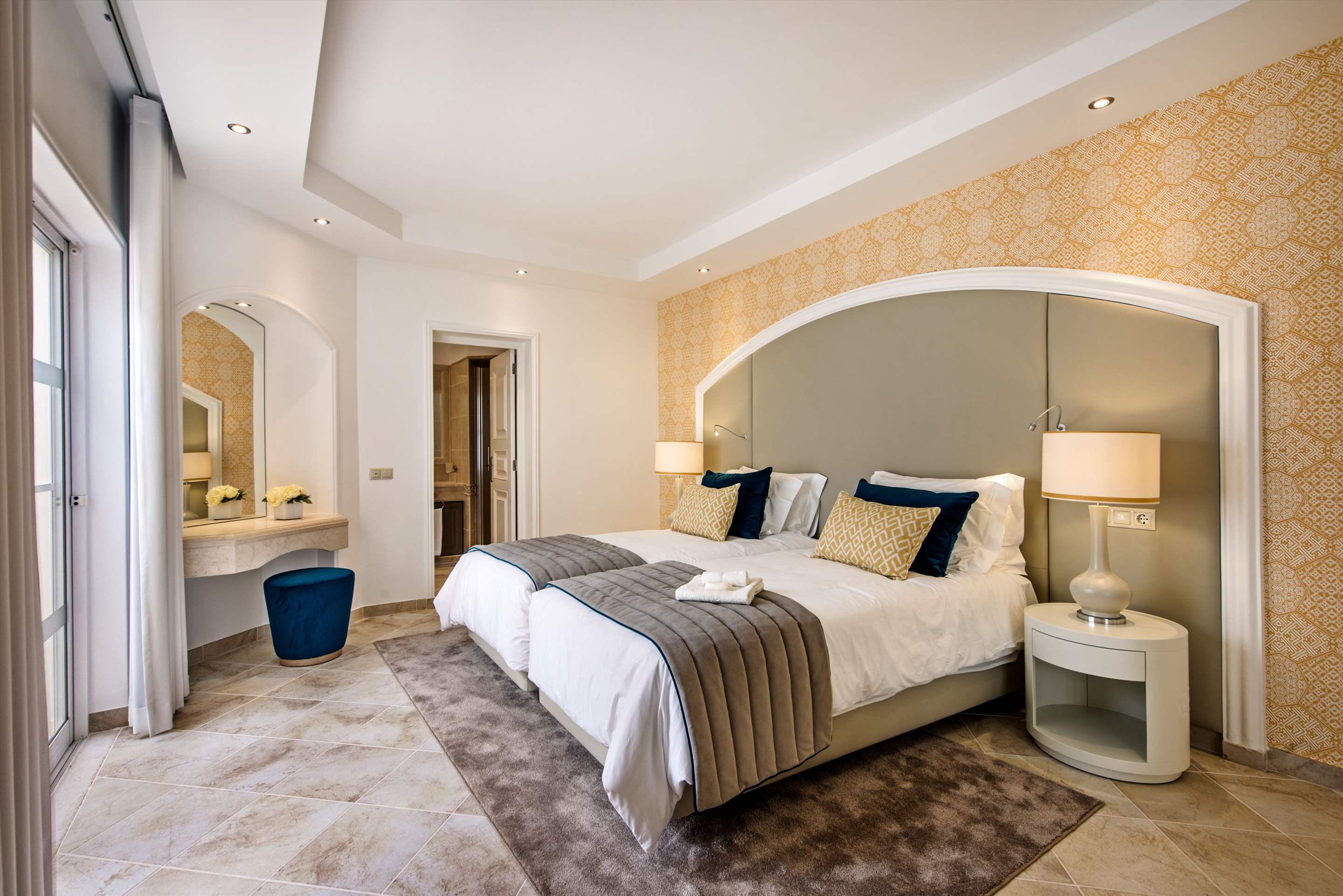 Four Seasons Fairways 3 Bed Hillside Apartment Friday Arrival, 3 bedroom villa in Four Seasons Fairways, Algarve