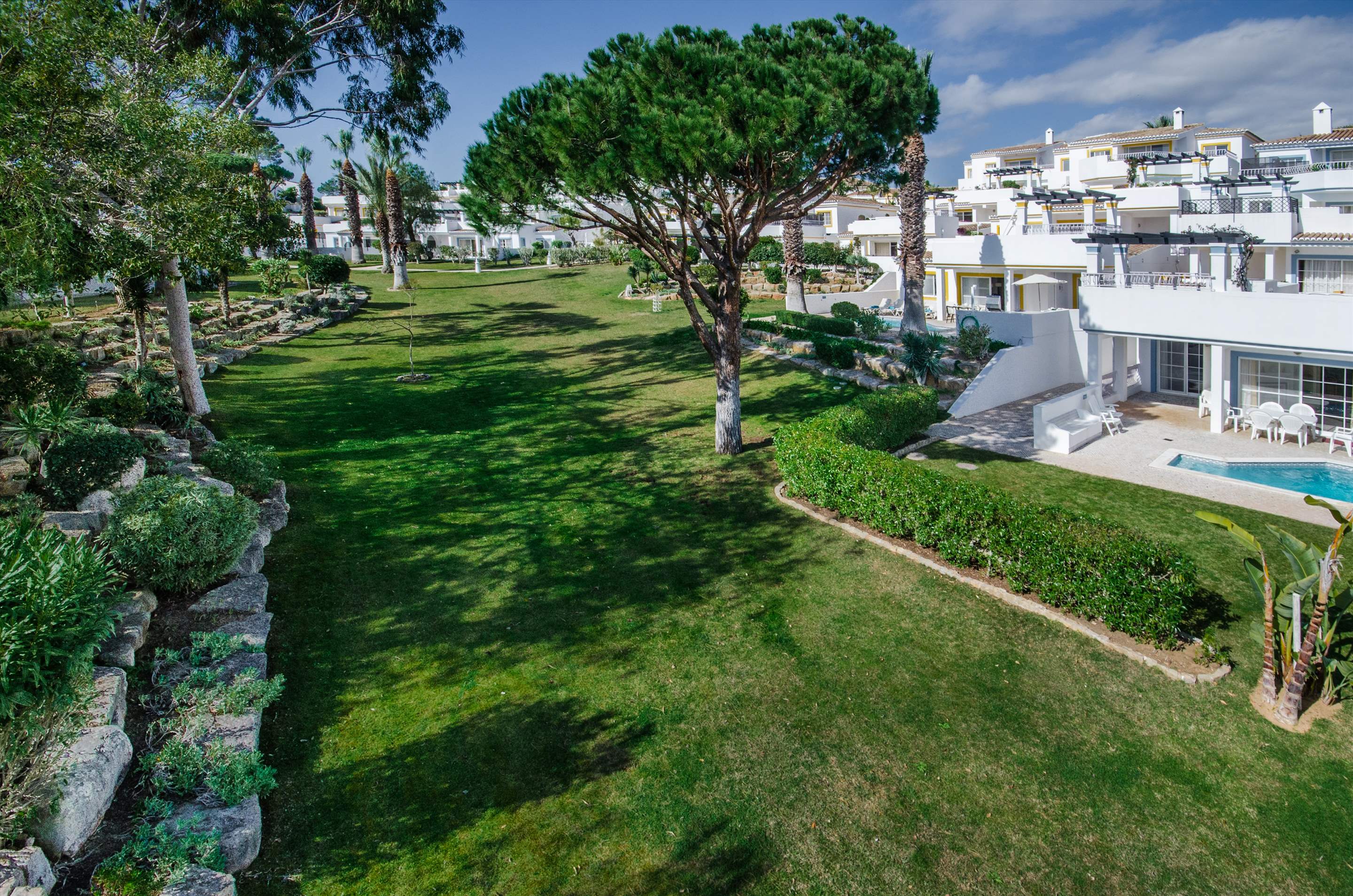 Four Seasons Fairways 3 Bed Hillside Apartment Friday Arrival, 3 bedroom villa in Four Seasons Fairways, Algarve