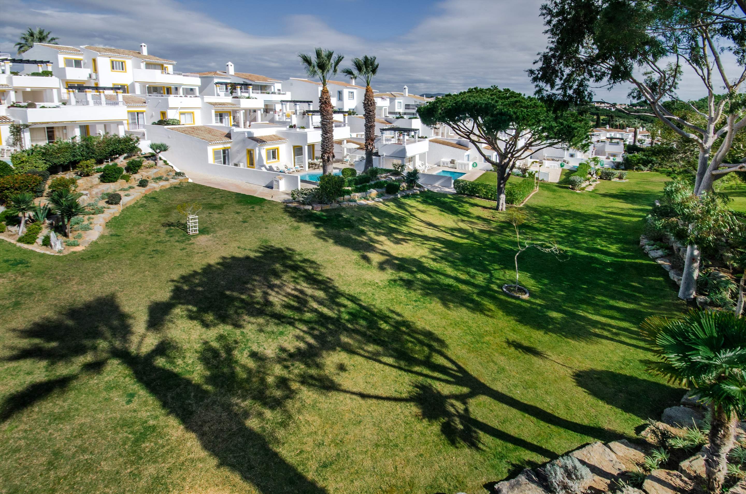 Four Seasons Fairways 3 Bed Hillside Apartment Friday Arrival, 3 bedroom villa in Four Seasons Fairways, Algarve