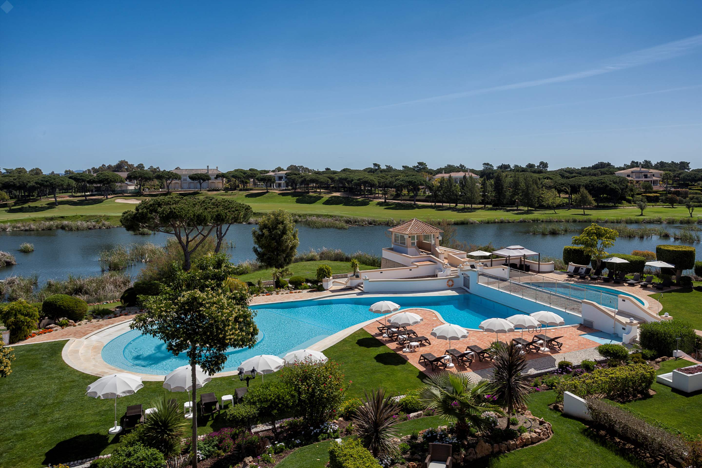 Sao Lourenco Village 2 Bed Apartment, 2 bedroom apartment in Quinta do Lago, Algarve