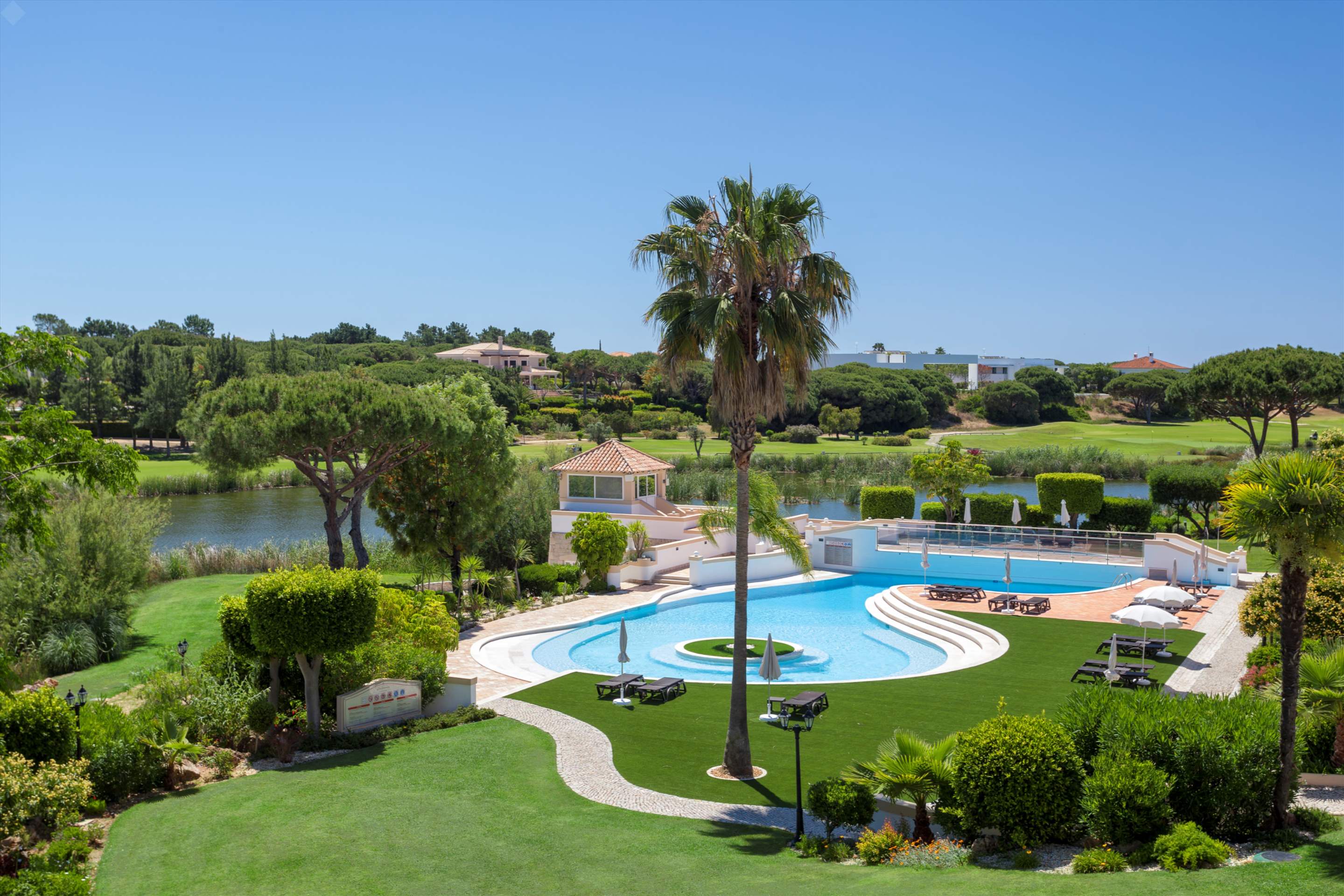 Sao Lourenco Village 2 Bed Apartment, 2 bedroom apartment in Quinta do Lago, Algarve