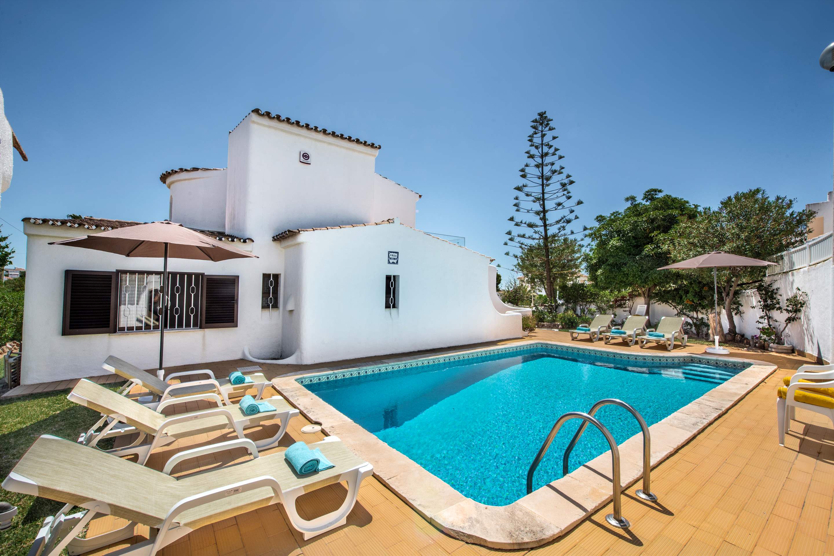 Villa Campos, 3 bedroom villa in Gale, Vale da Parra and Guia, Algarve