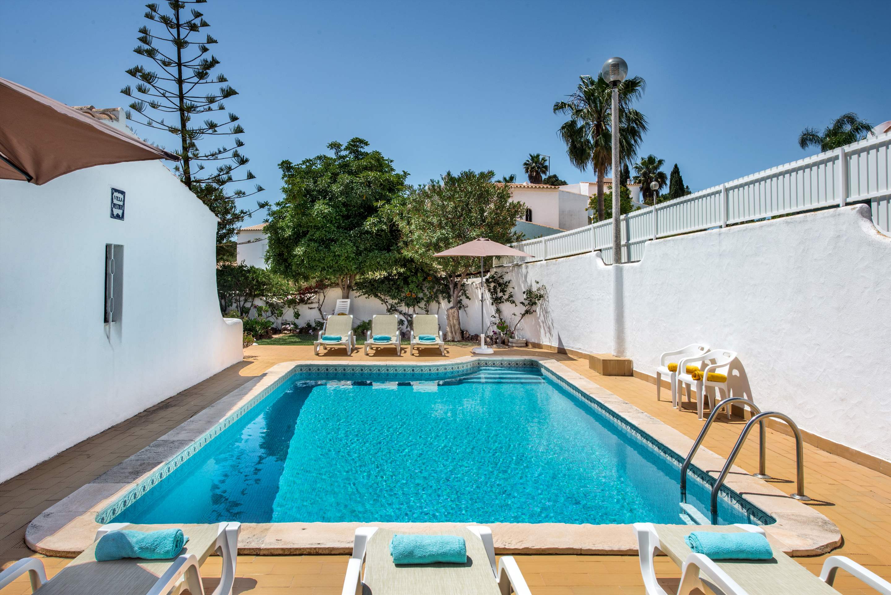 Villa Campos, 3 bedroom villa in Gale, Vale da Parra and Guia, Algarve