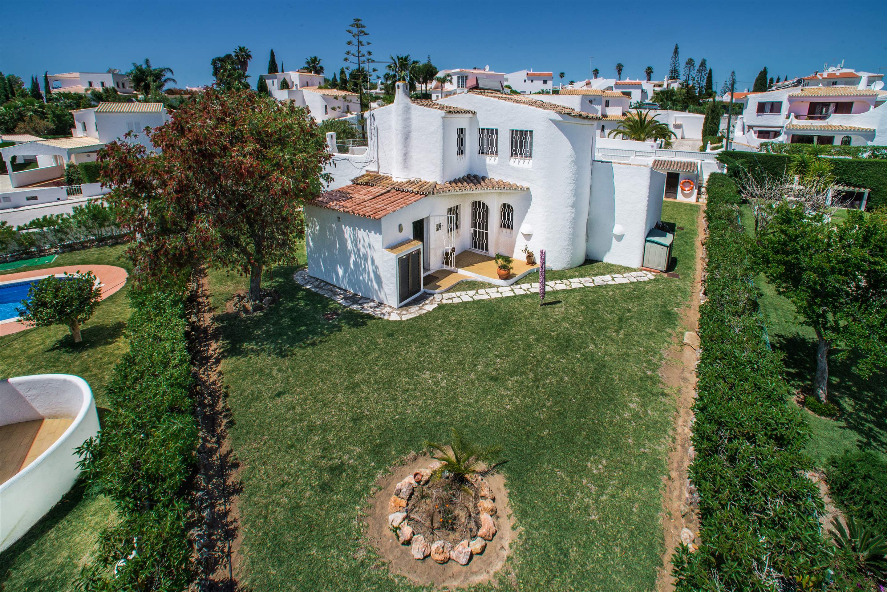 Villa Campos, 3 bedroom villa in Gale, Vale da Parra and Guia, Algarve