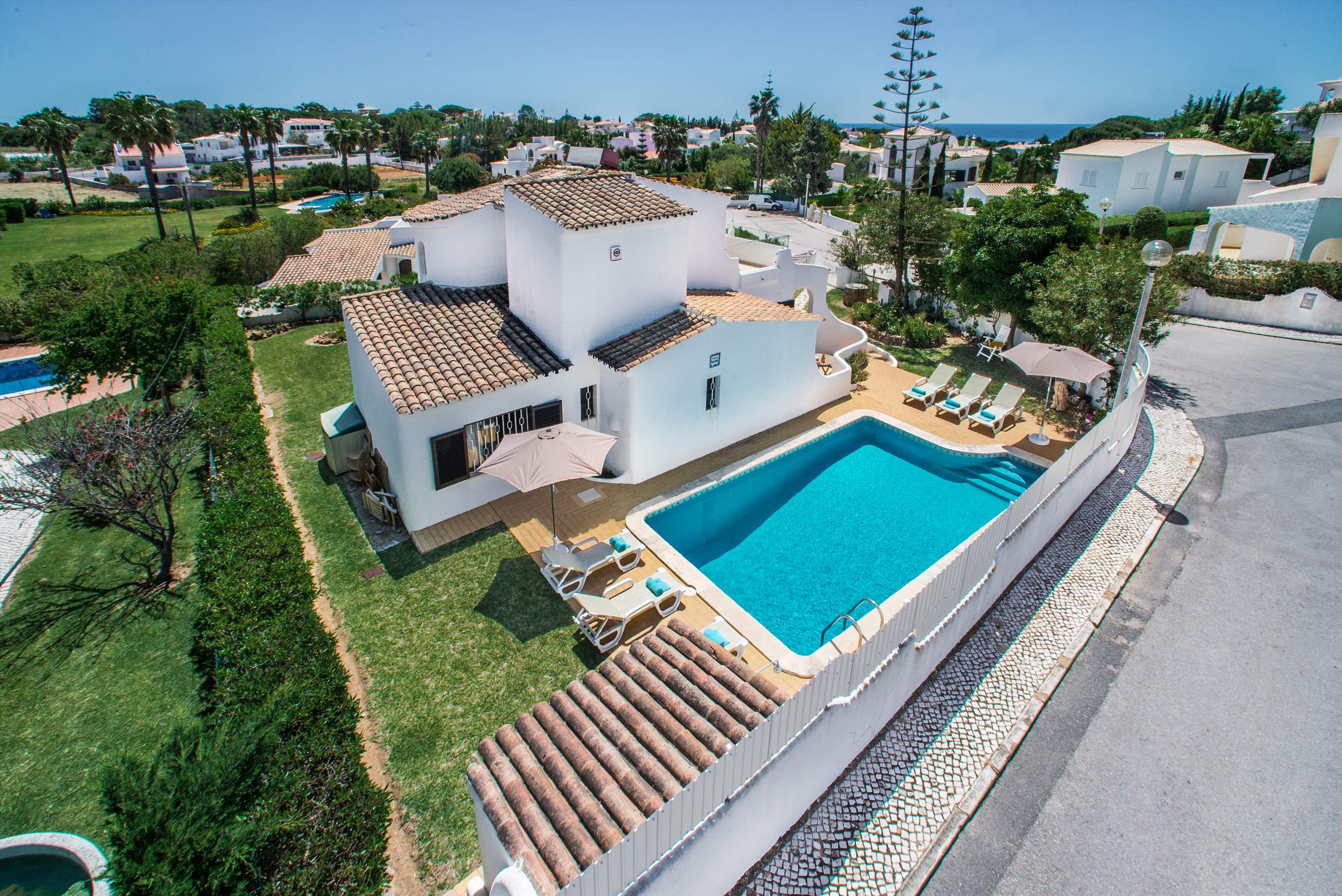 Villa Campos, 3 bedroom villa in Gale, Vale da Parra and Guia, Algarve