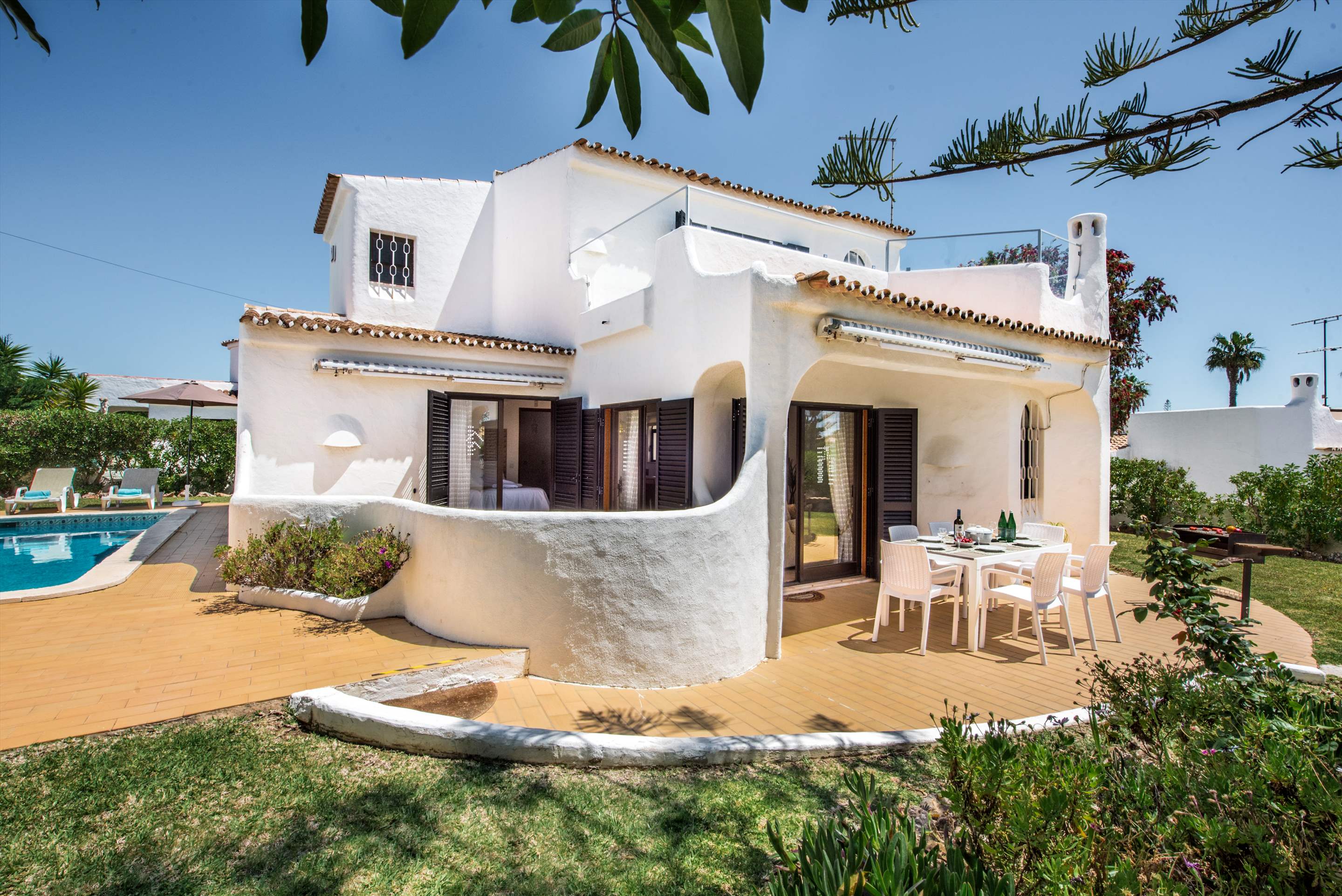 Villa Campos, 3 bedroom villa in Gale, Vale da Parra and Guia, Algarve