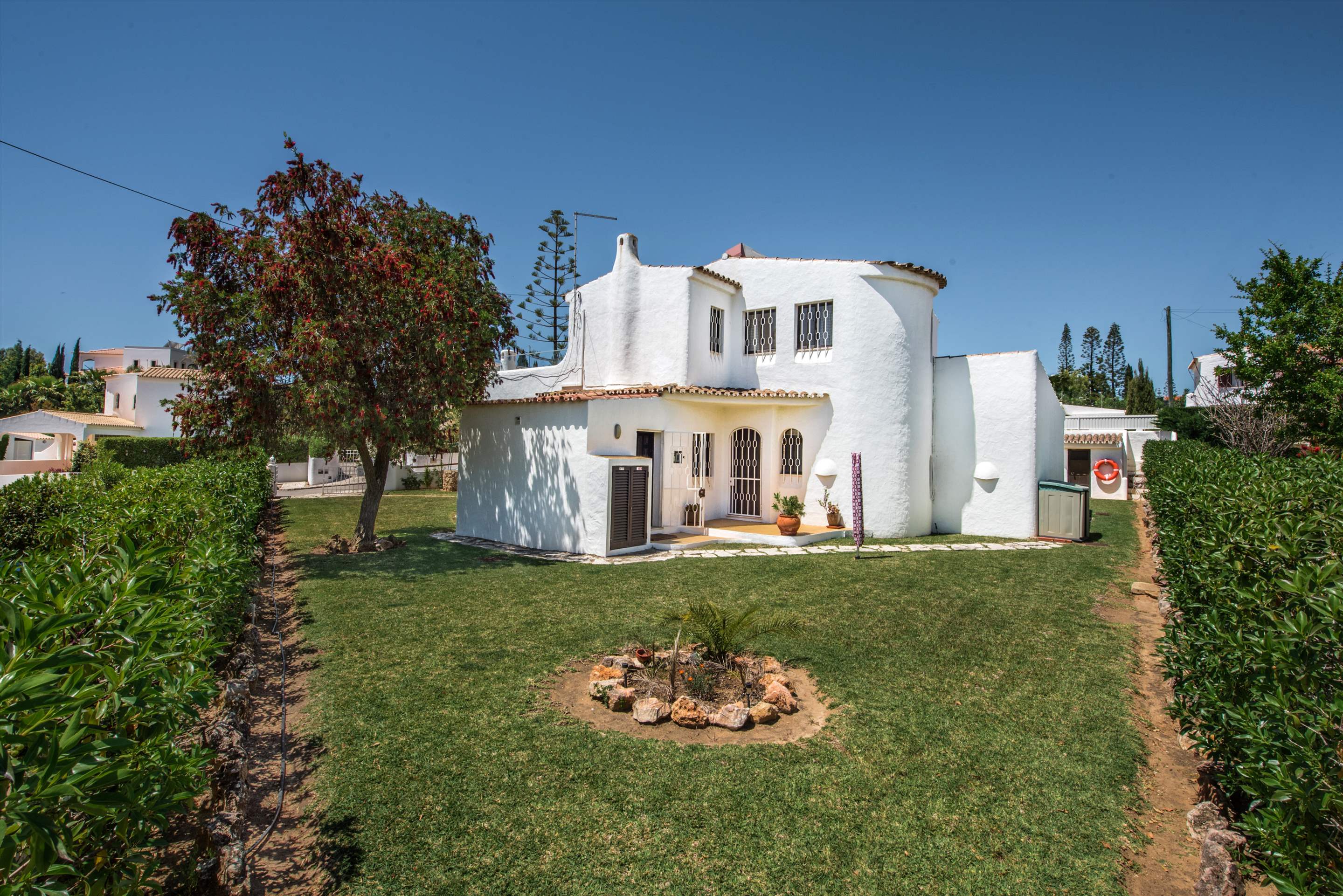 Villa Campos, 3 bedroom villa in Gale, Vale da Parra and Guia, Algarve