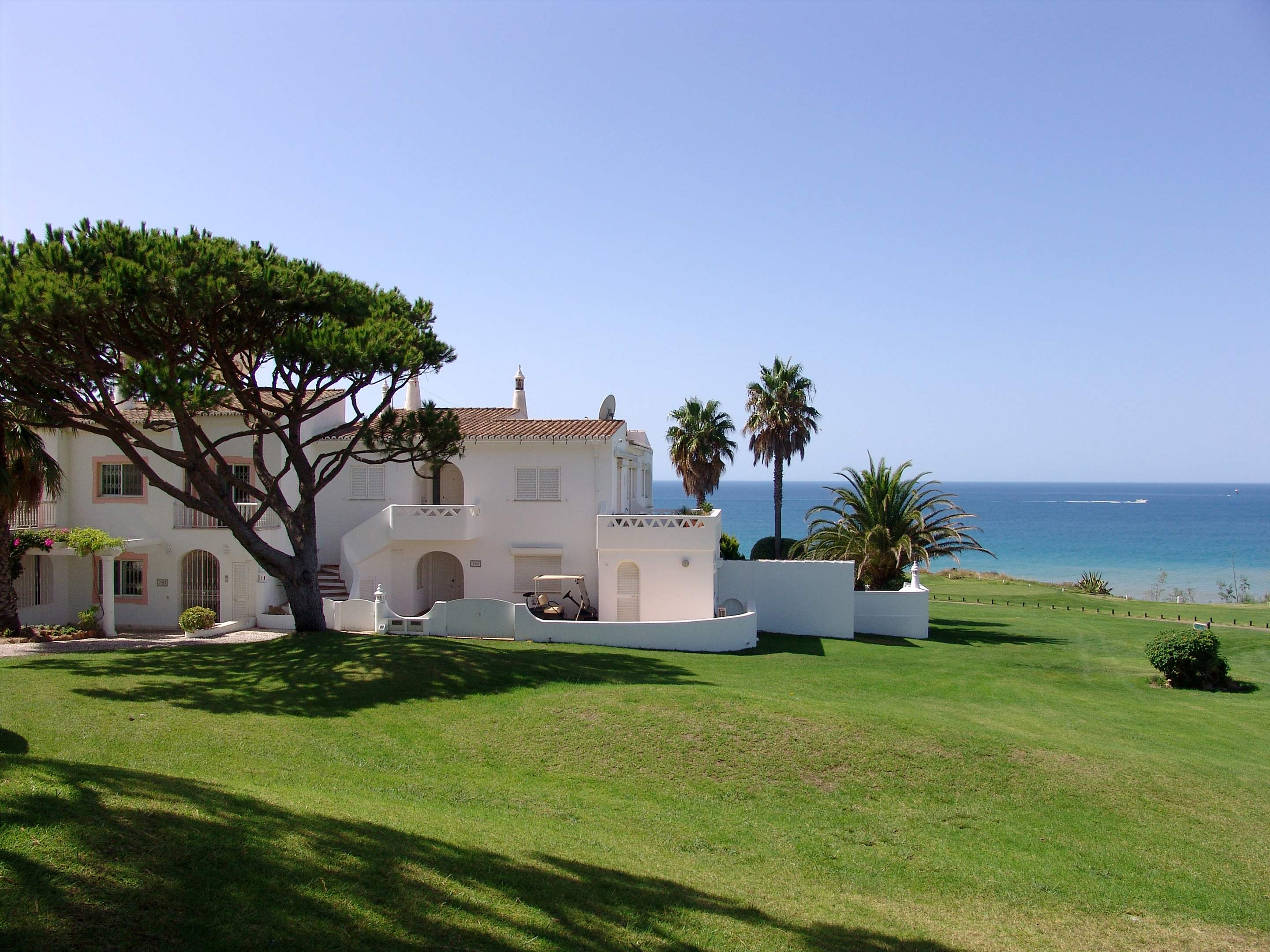 Villas Louisa 3 Bedroom, 3 bedroom villa in Vale do Lobo, Algarve