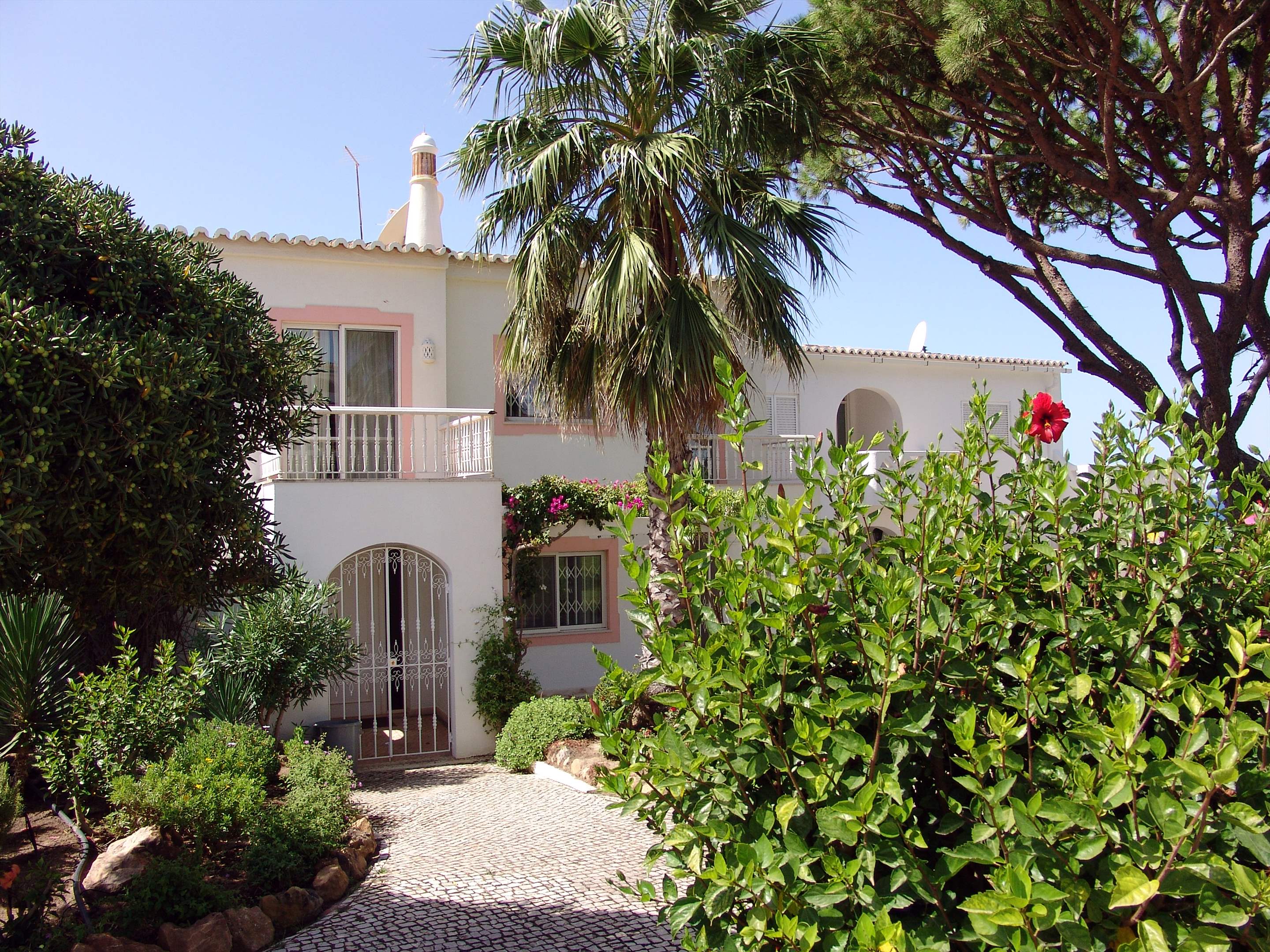 Villas Louisa 3 Bedroom, 3 bedroom villa in Vale do Lobo, Algarve