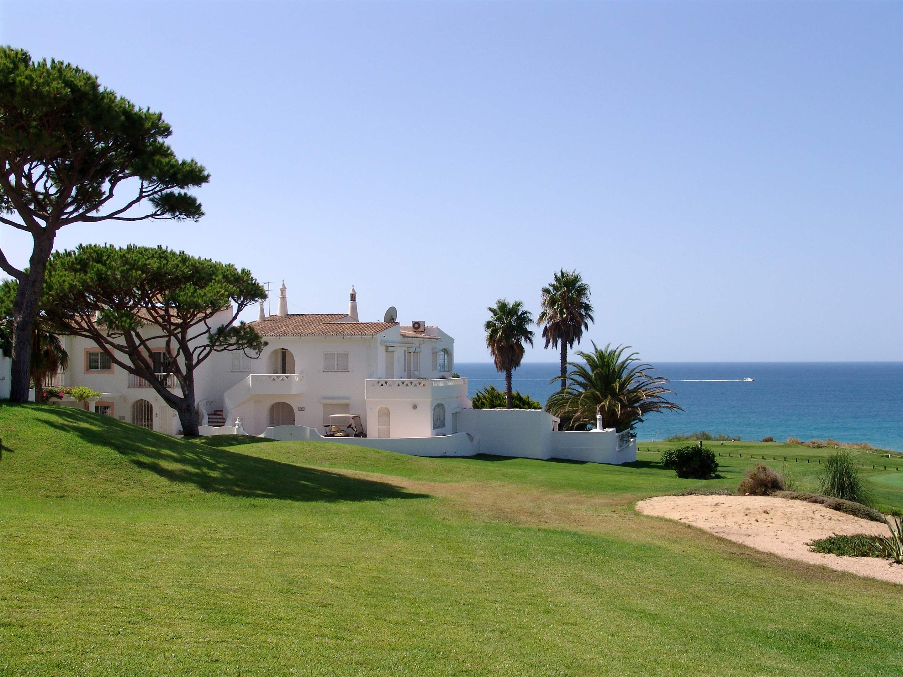 Villas Louisa 3 Bedroom, 3 bedroom villa in Vale do Lobo, Algarve