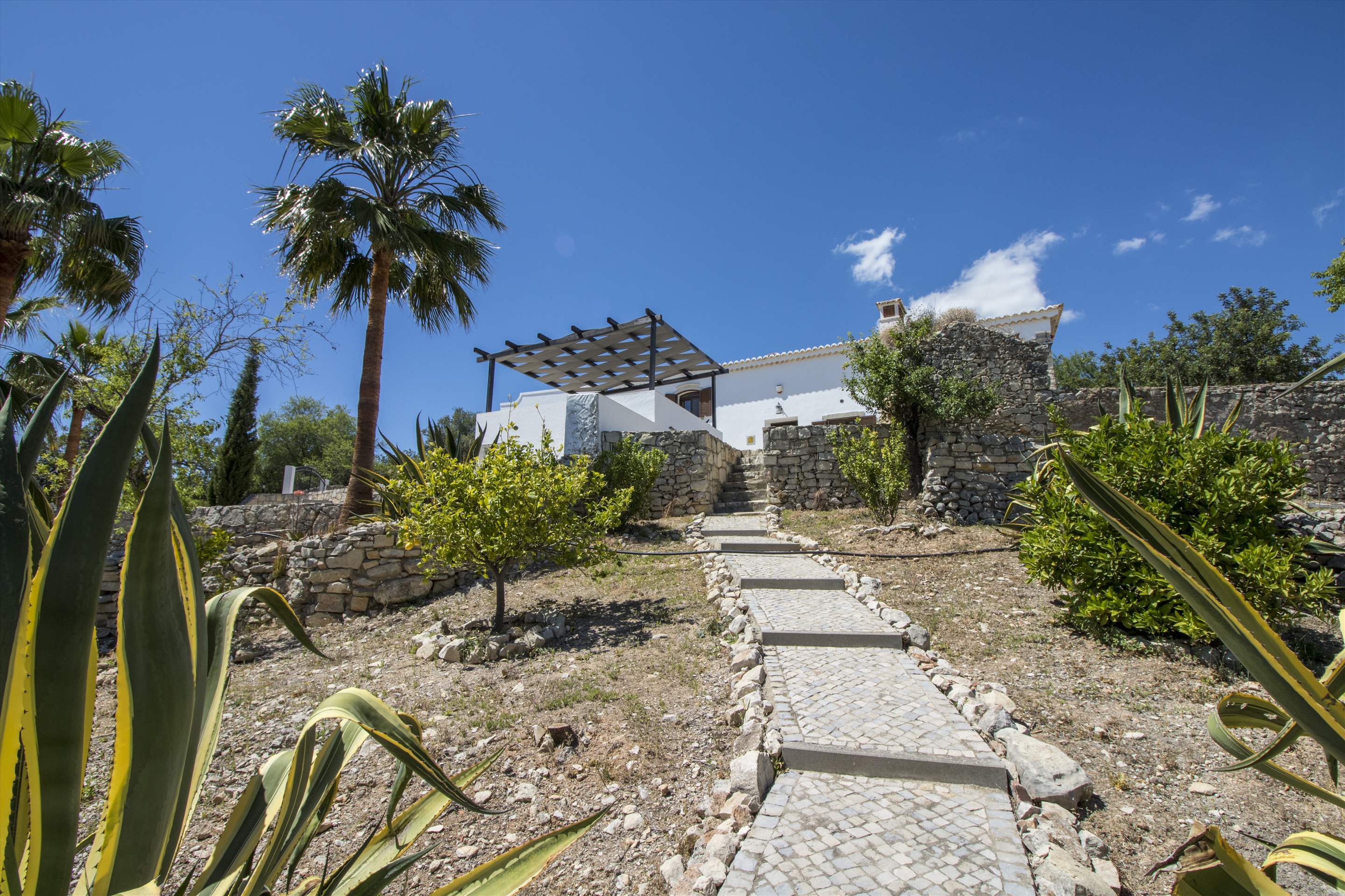 Villa Angel, 2 bedroom villa in Loule Area, Algarve