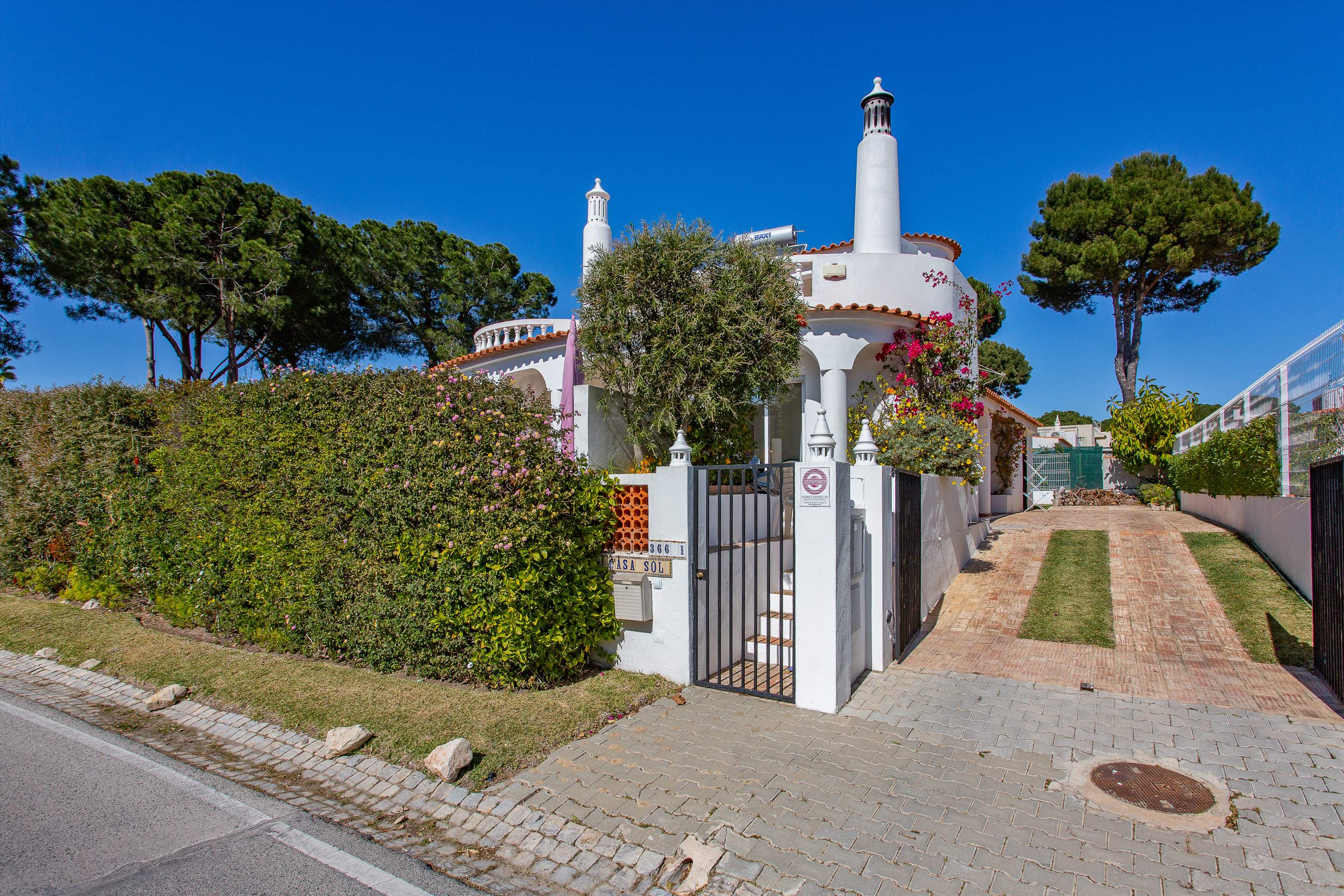 Casa Sol, 3 bedroom villa in Vilamoura Area, Algarve