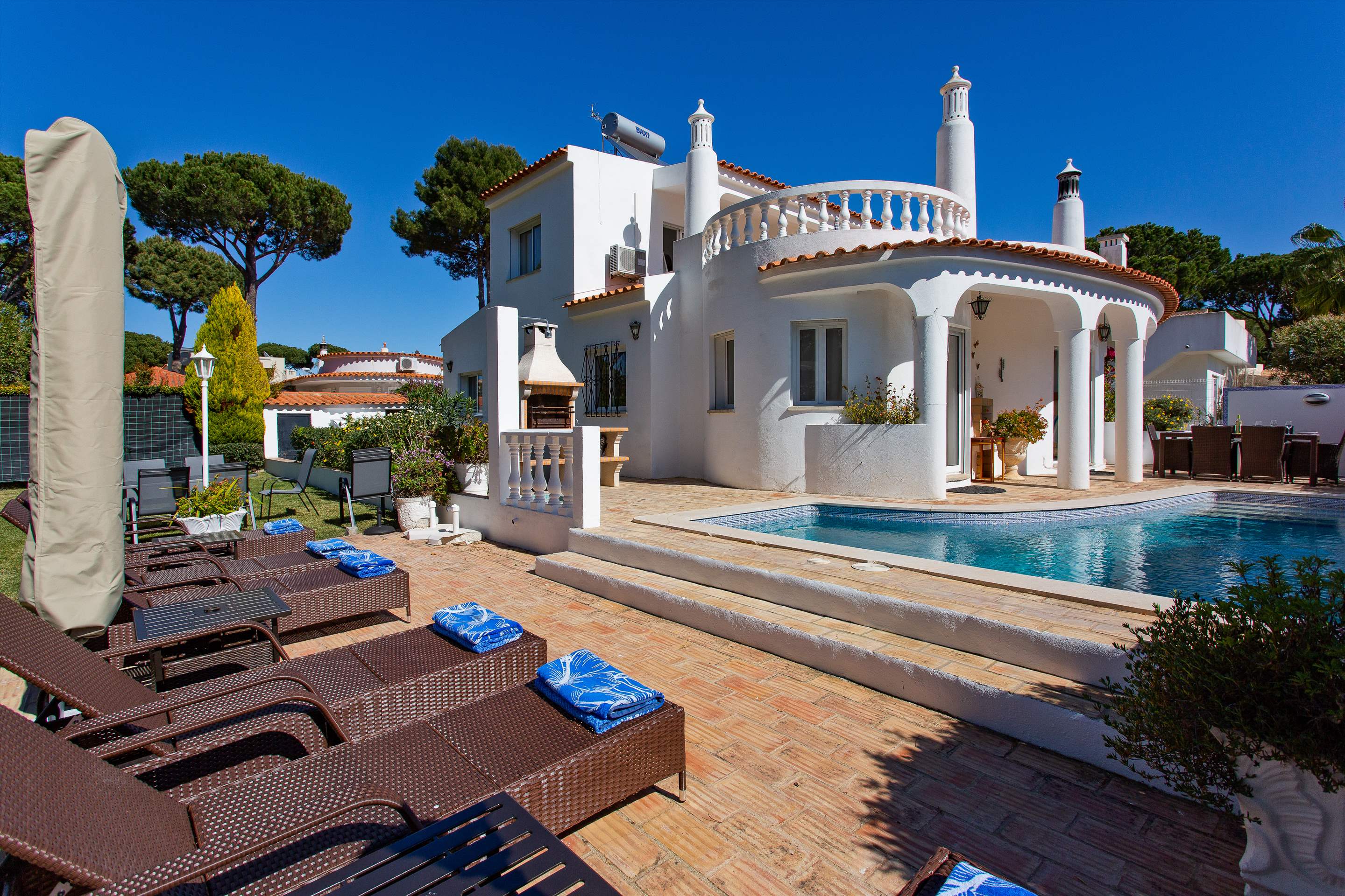 Casa Sol, 3 bedroom villa in Vilamoura Area, Algarve