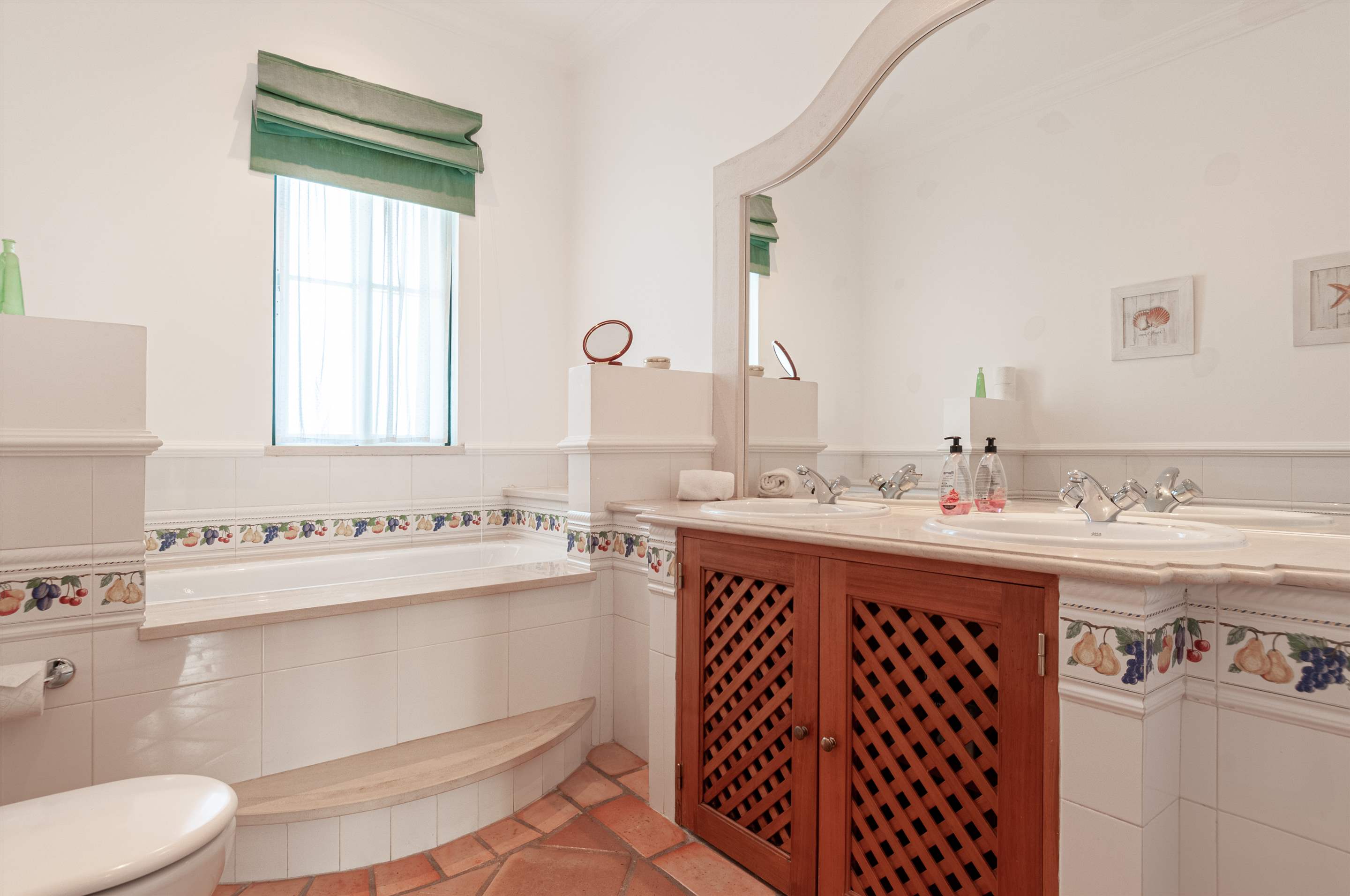 Villa Josephina, 4 bedroom villa in Quinta do Lago, Algarve