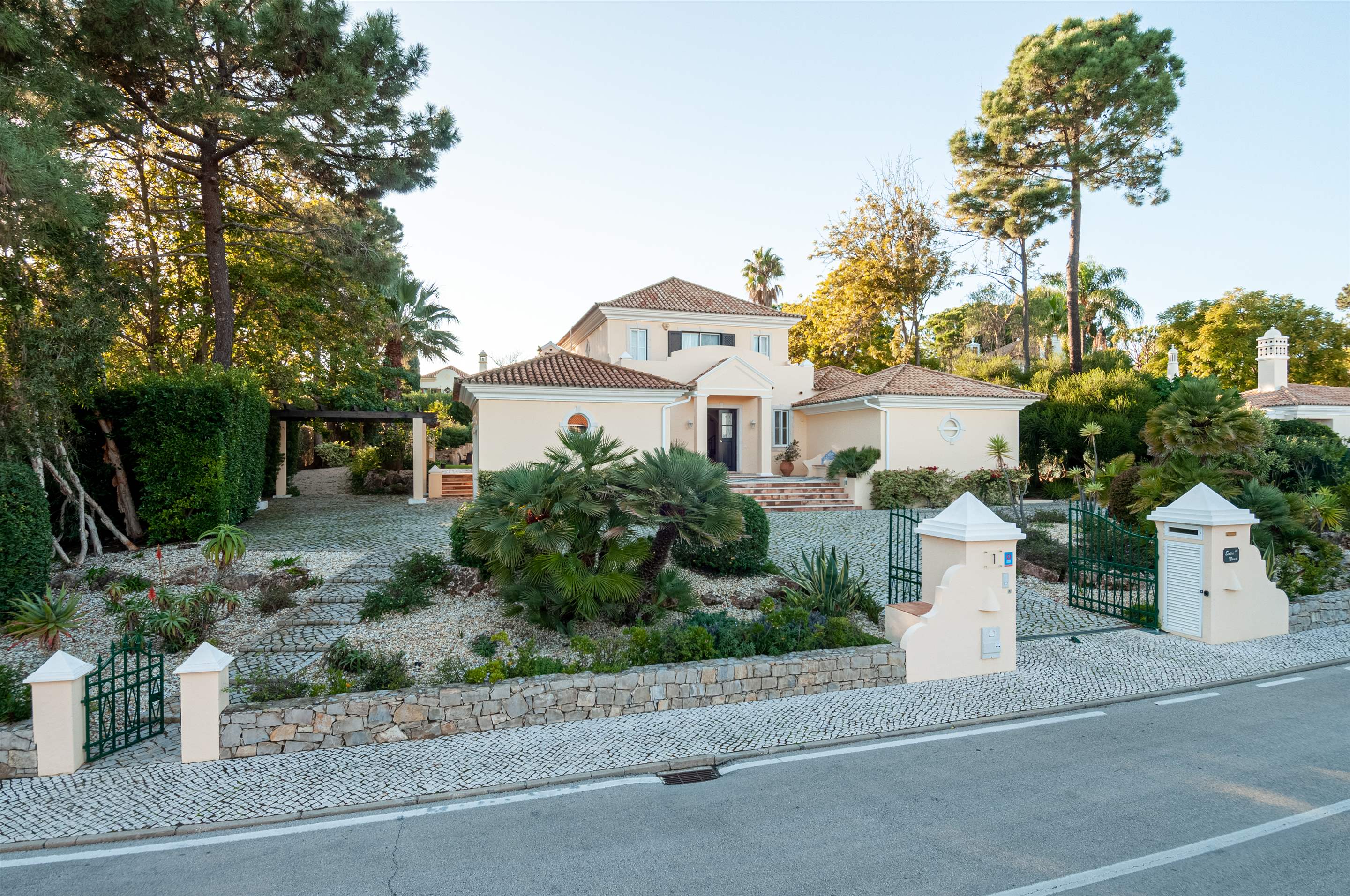 Villa Josephina, 4 bedroom villa in Quinta do Lago, Algarve