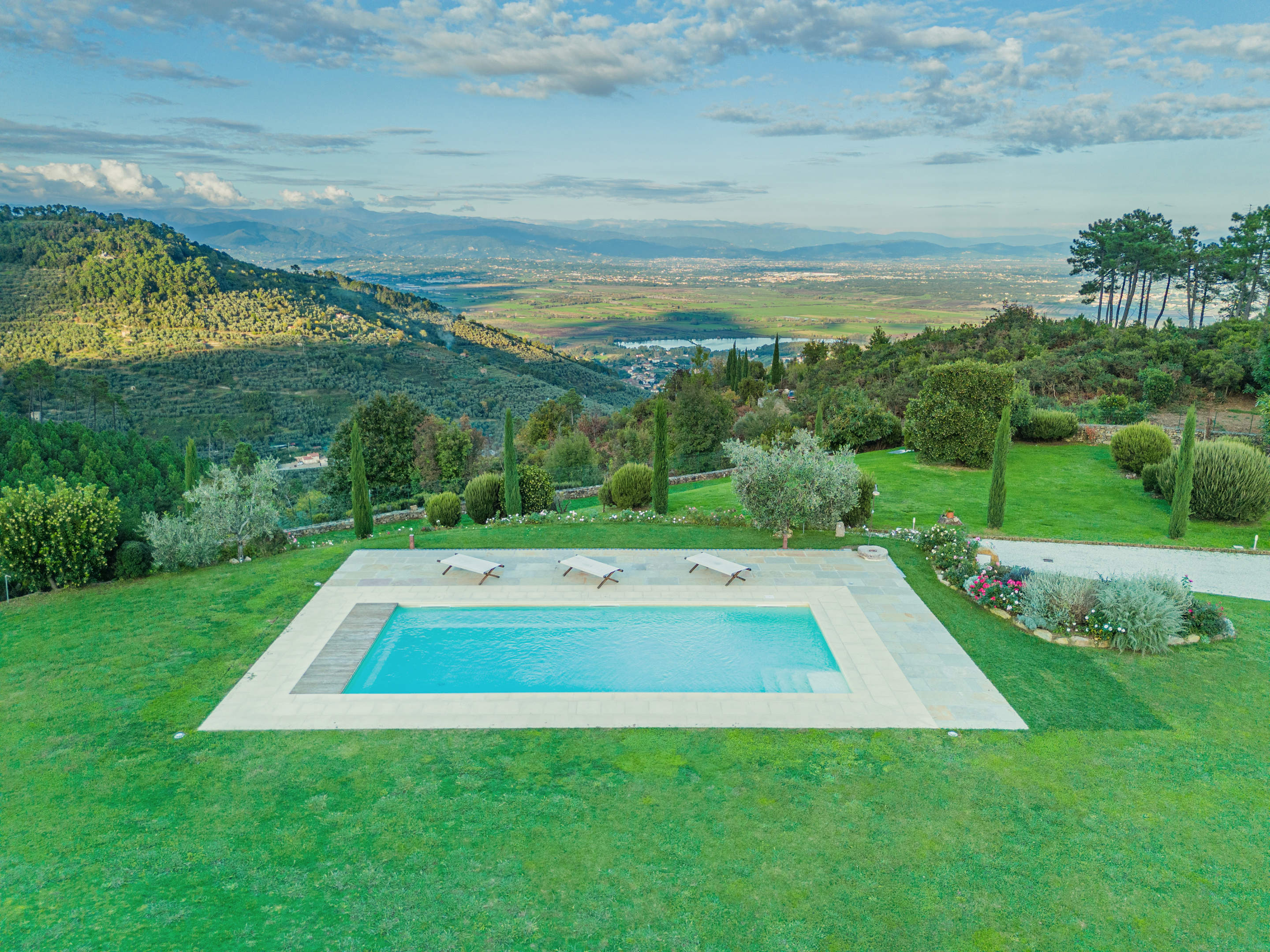 Casale Sunrise, 3 bedroom villa in North Tuscany - Pisa & Lucca Area, Tuscany