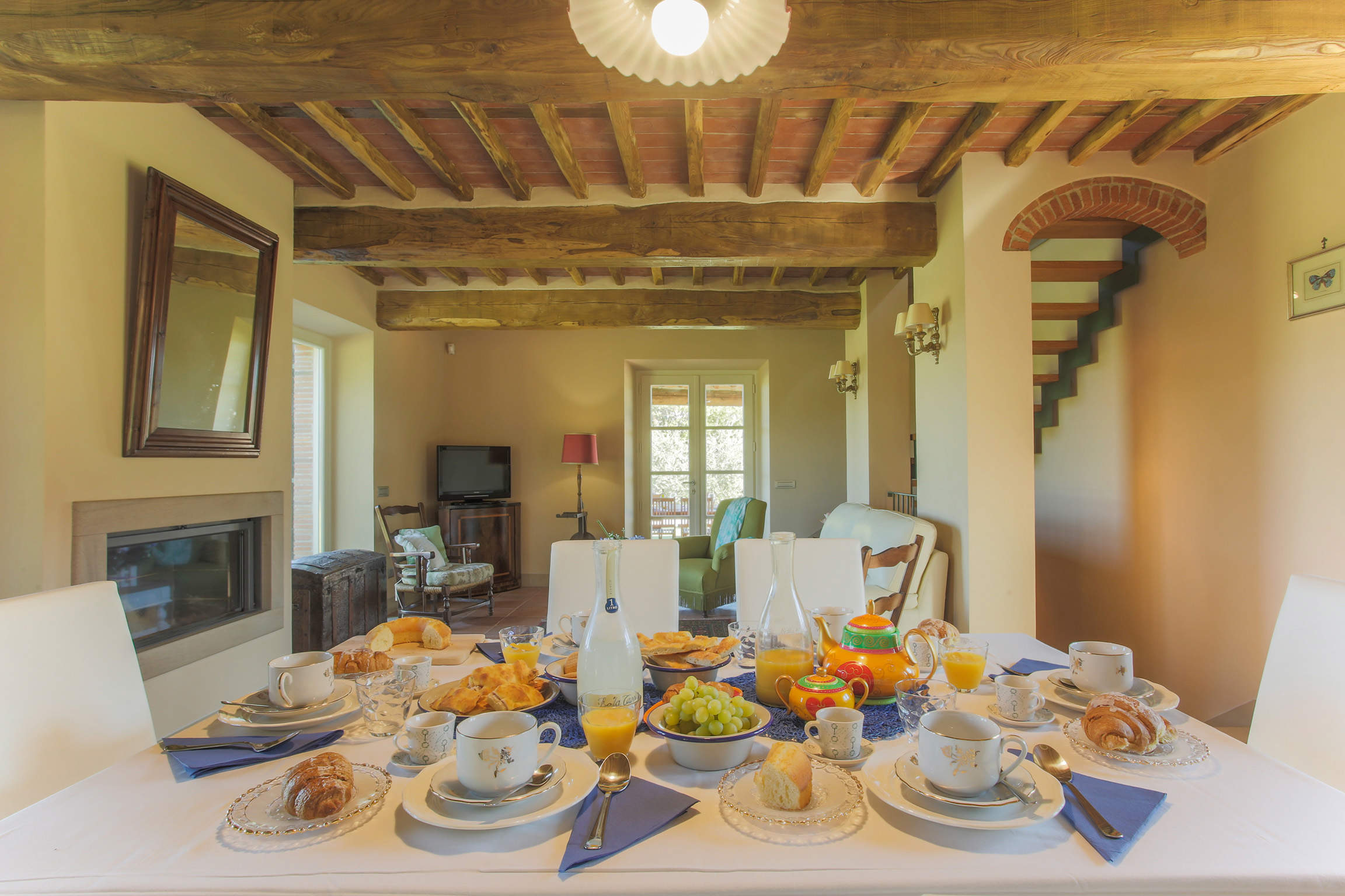 Casale Sunrise, 3 bedroom villa in North Tuscany - Pisa & Lucca Area, Tuscany