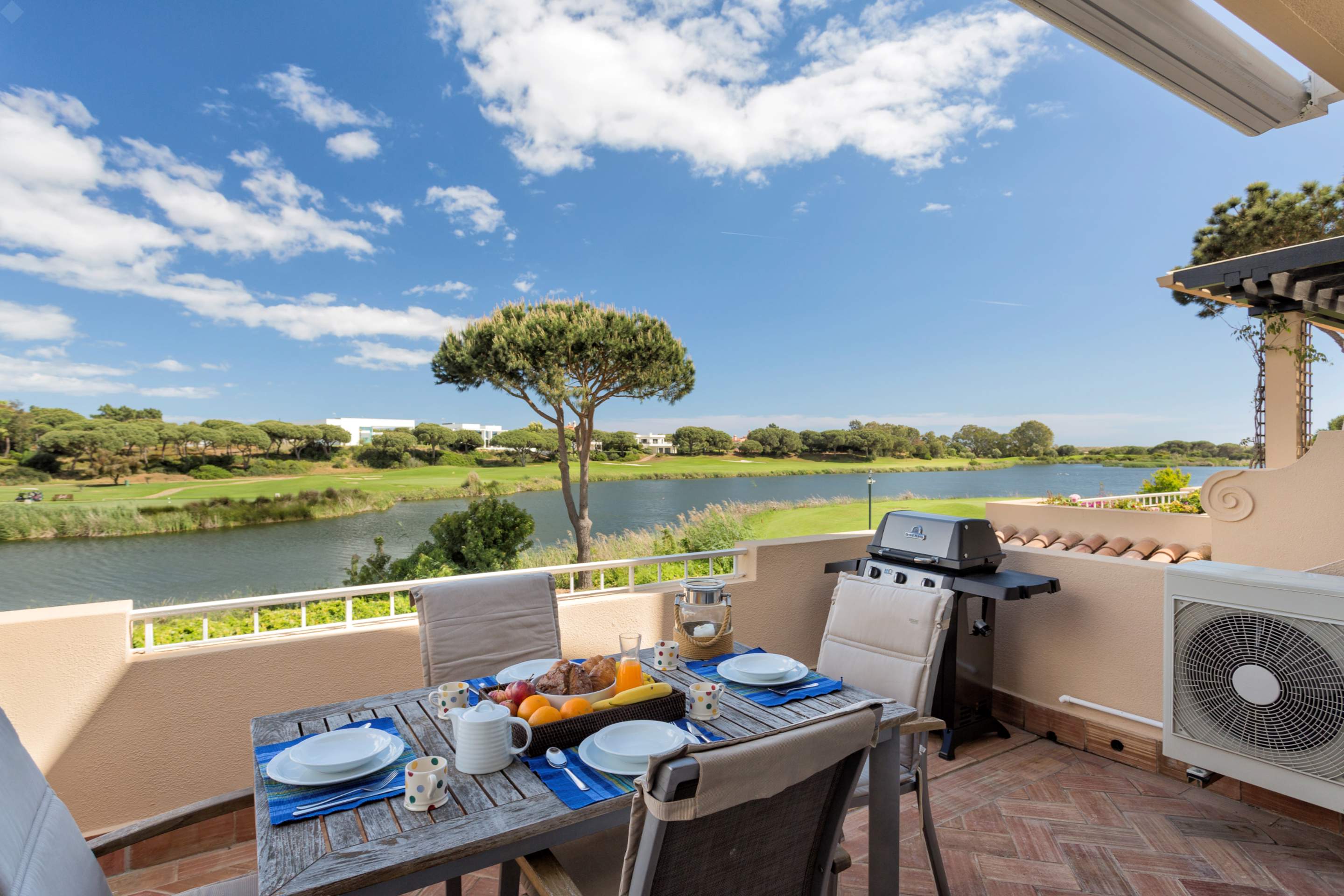 Sao Lourenco Village 2 Bed Apt, Caraway, 2 bedroom apartment in Quinta do Lago, Algarve